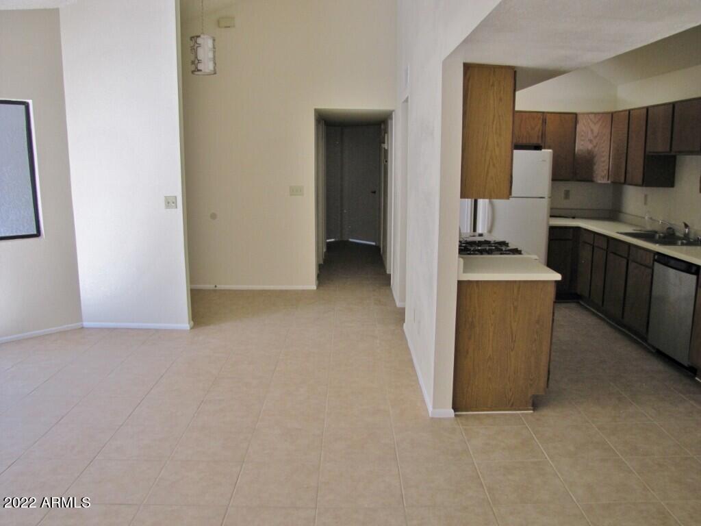 DESERT SHADOWS - Residential Lease