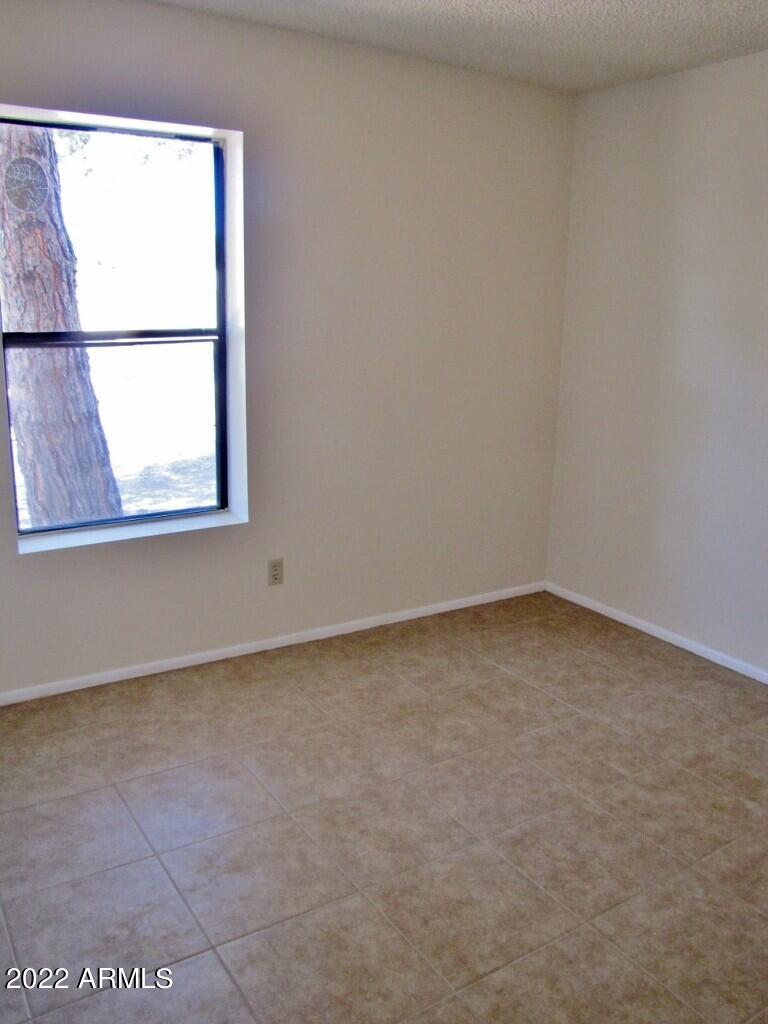 DESERT SHADOWS - Residential Lease