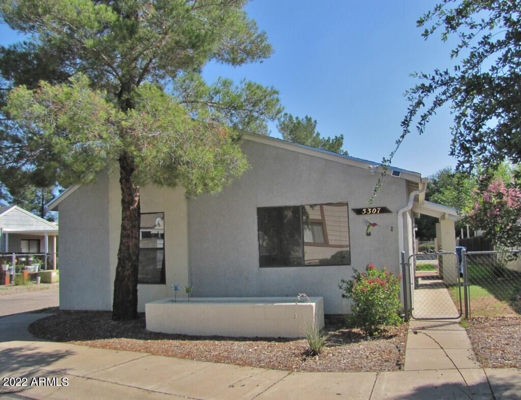 DESERT SHADOWS - Residential Lease