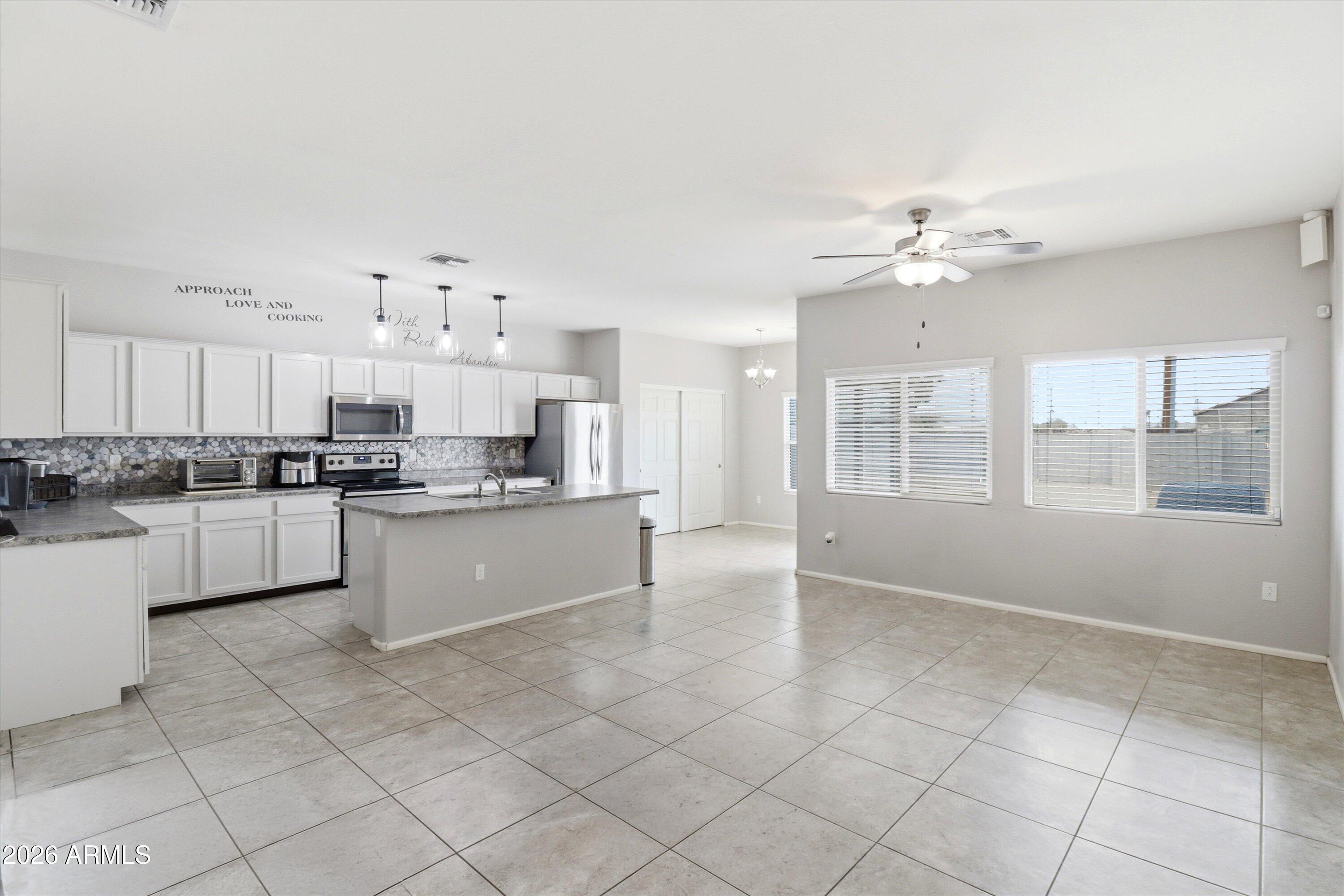 2502 E TAMARISK Avenue