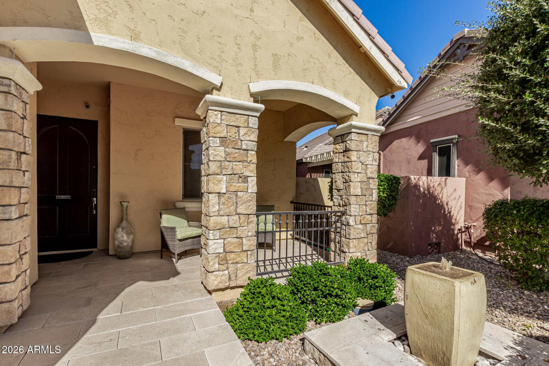 4210 E DWAYNE Street