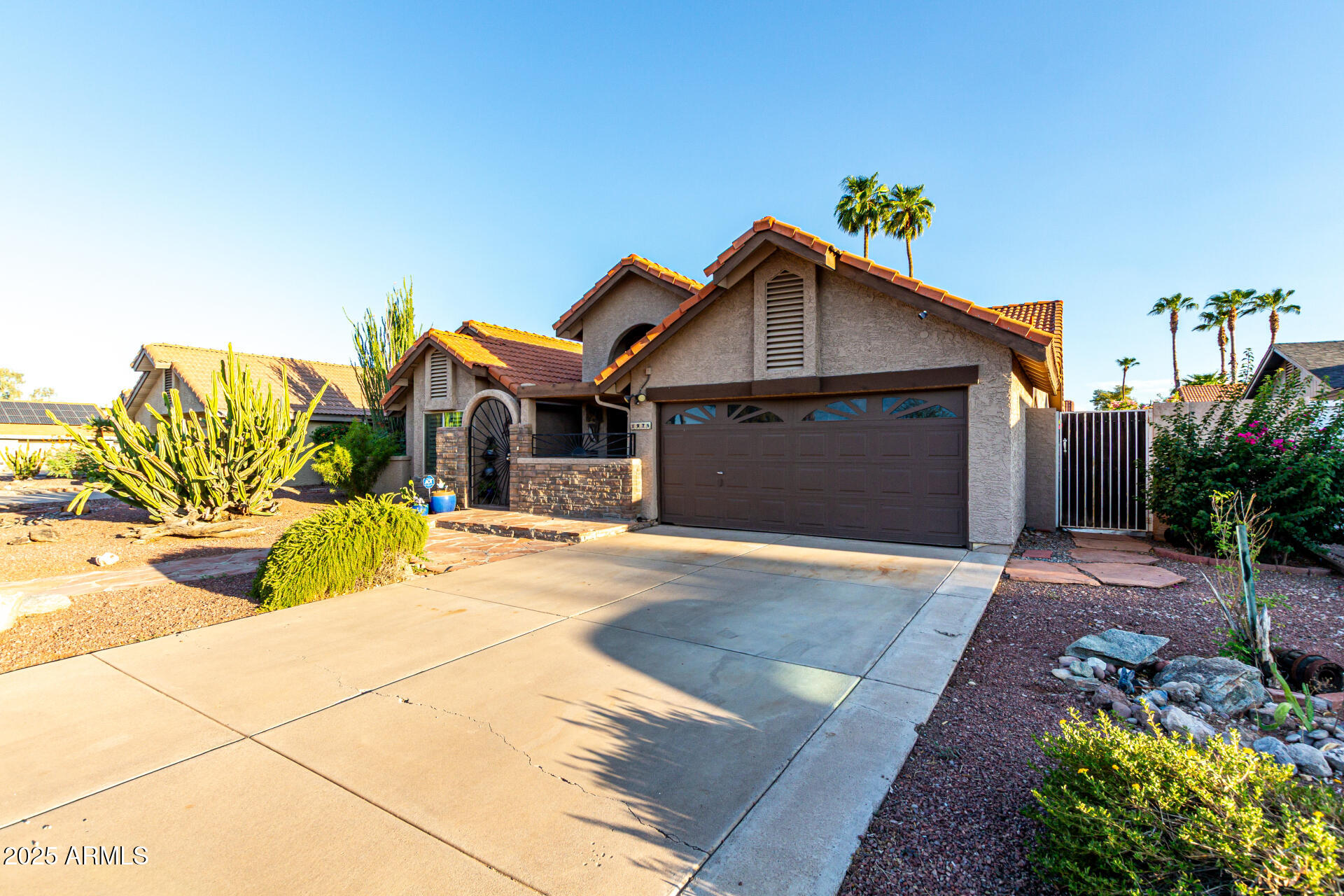 1975 E SUNBURST Lane