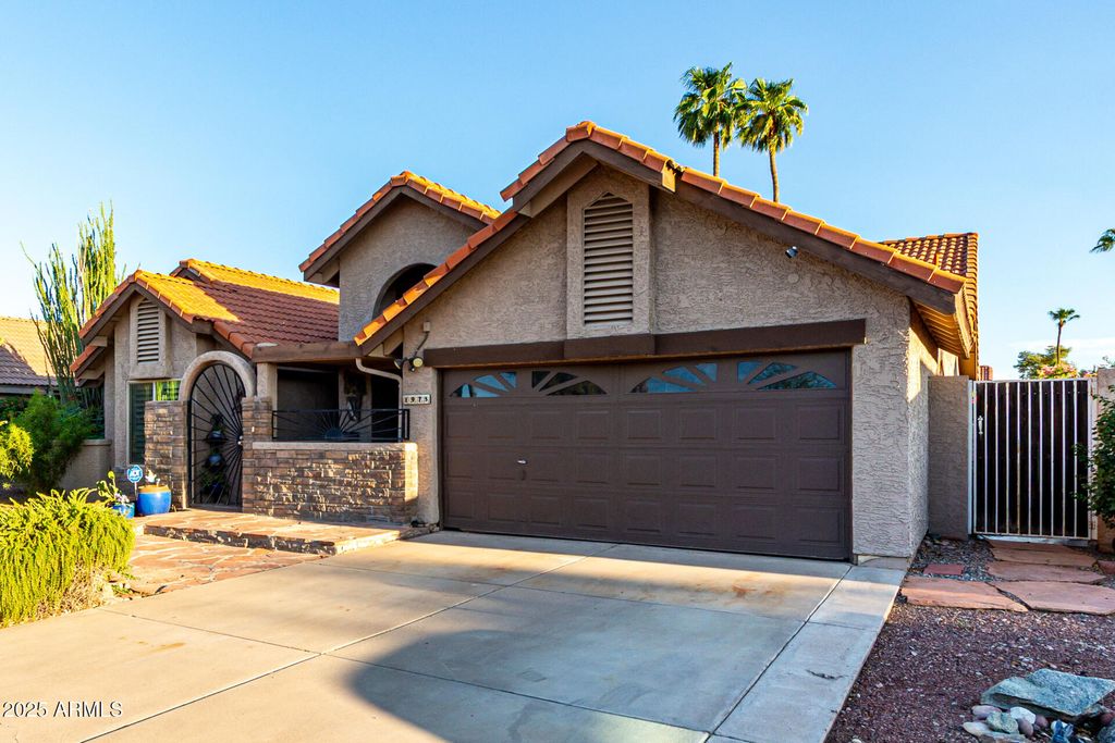 Photo of 1975 E Sunburst Lane, Tempe, AZ 85284 (MLS # 6917063)