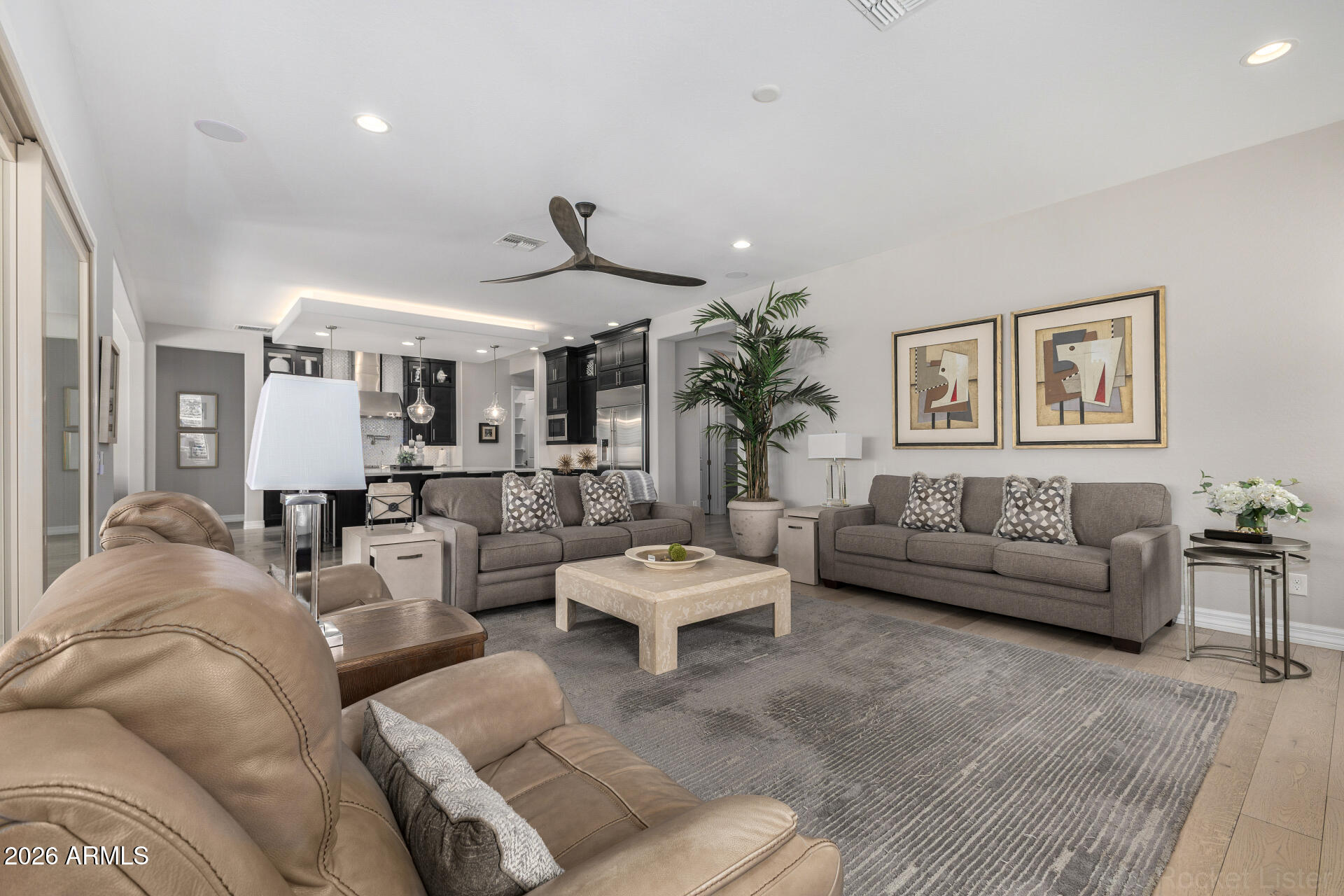 3105 E CASHMAN Drive