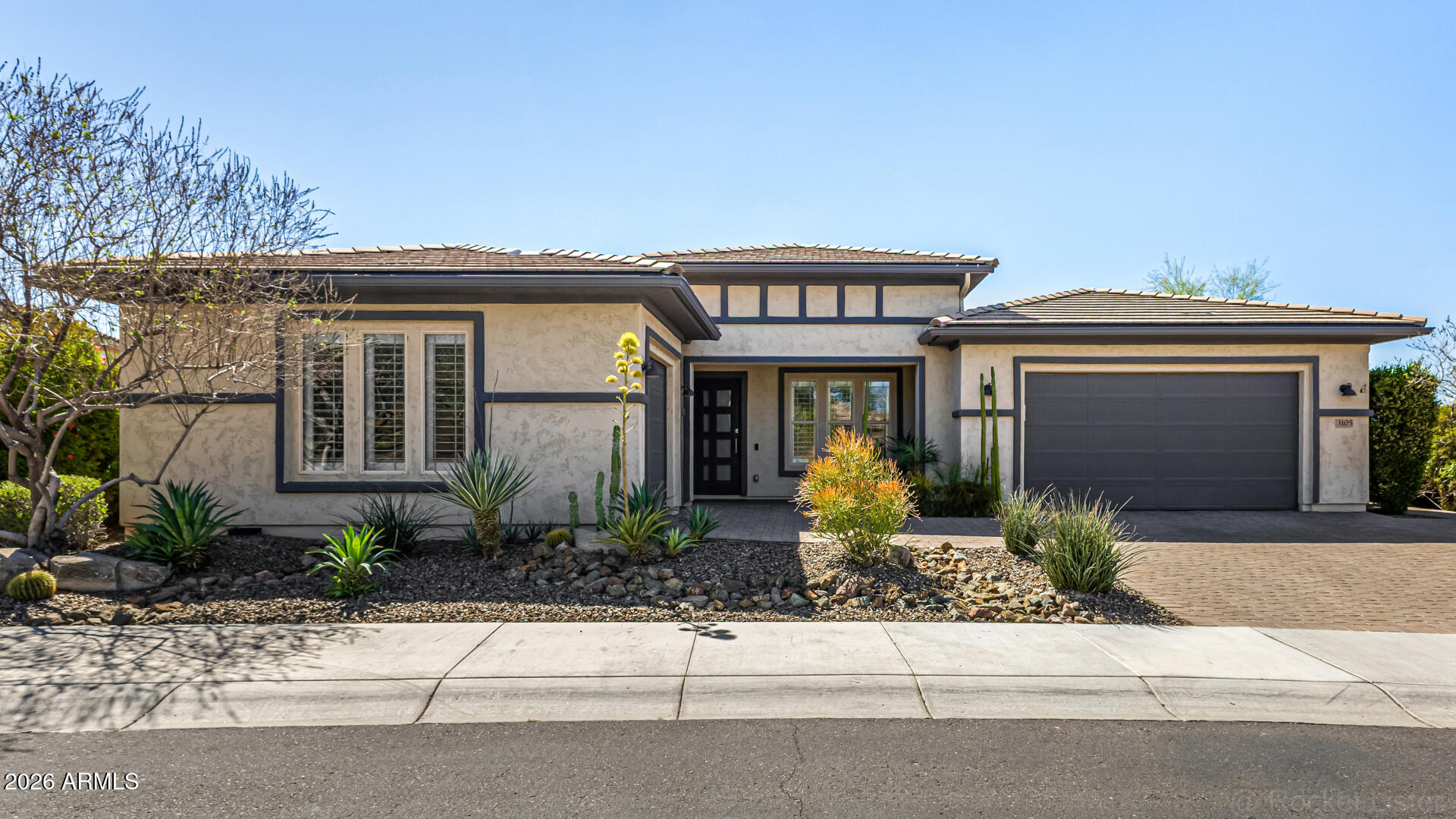 3105 E CASHMAN Drive