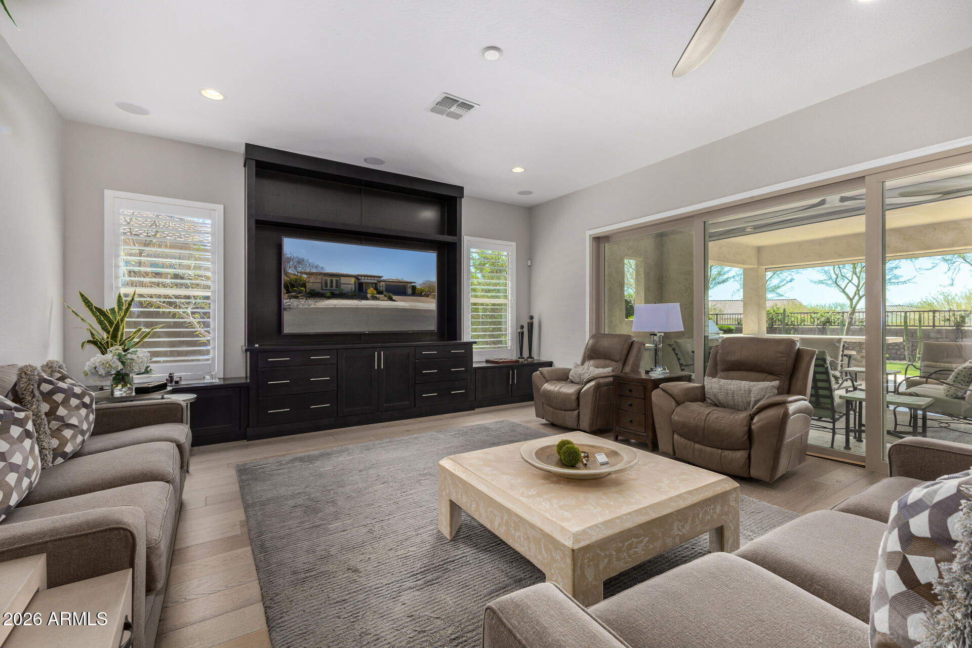 3105 E CASHMAN Drive