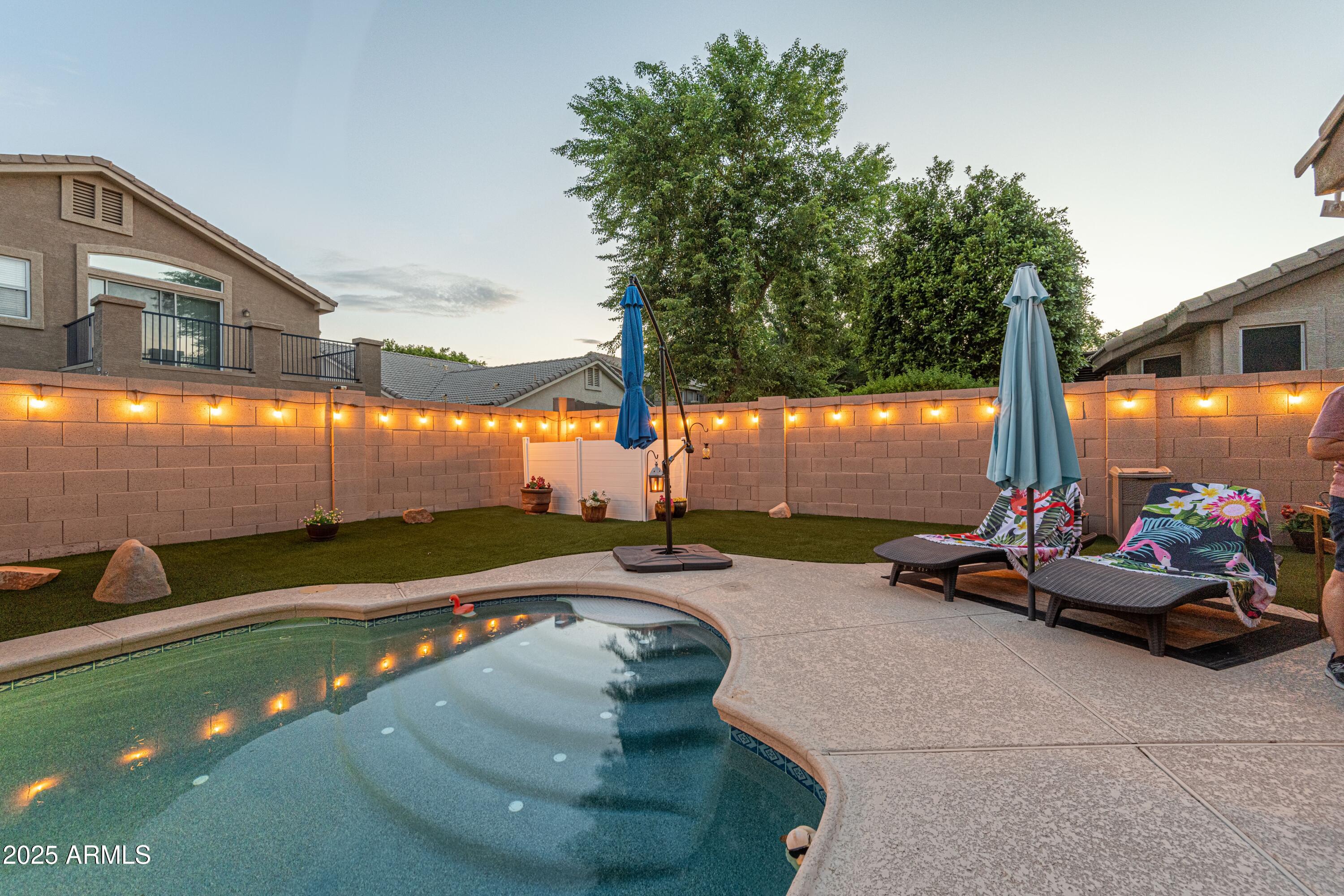 7027 W BLACKHAWK Drive