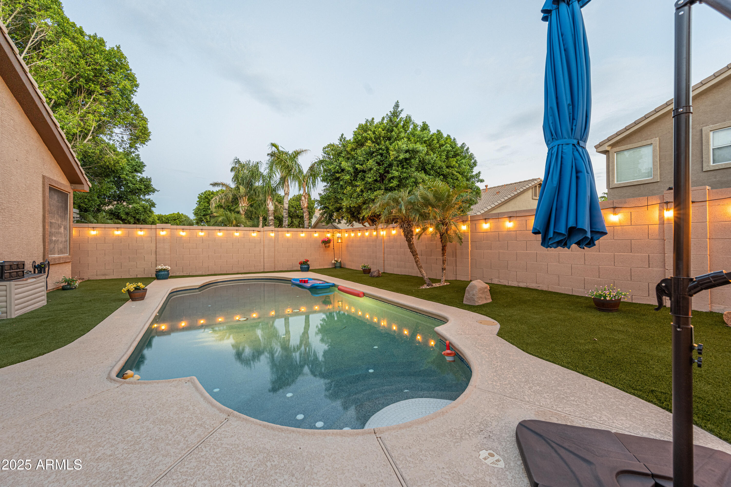 7027 W BLACKHAWK Drive