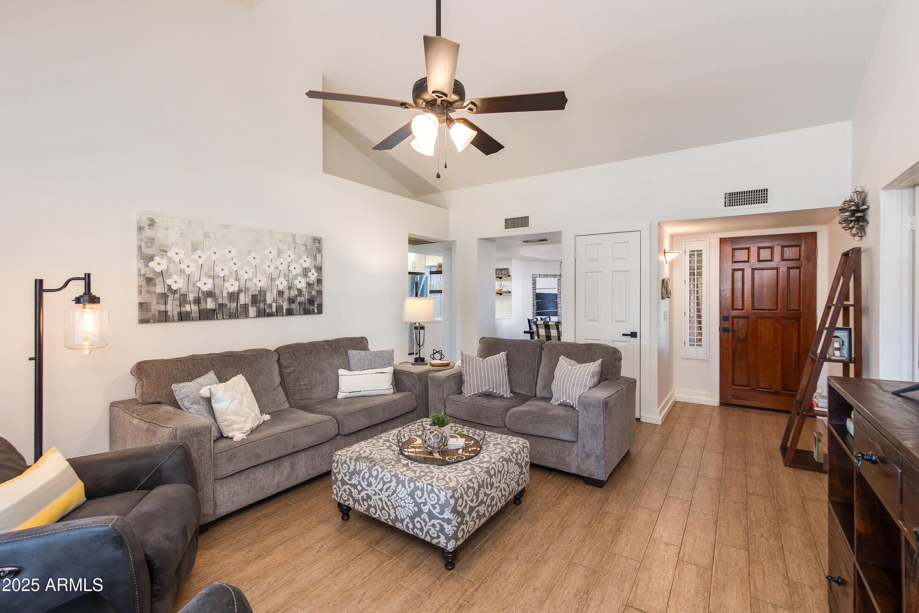 9121 W Topeka Drive