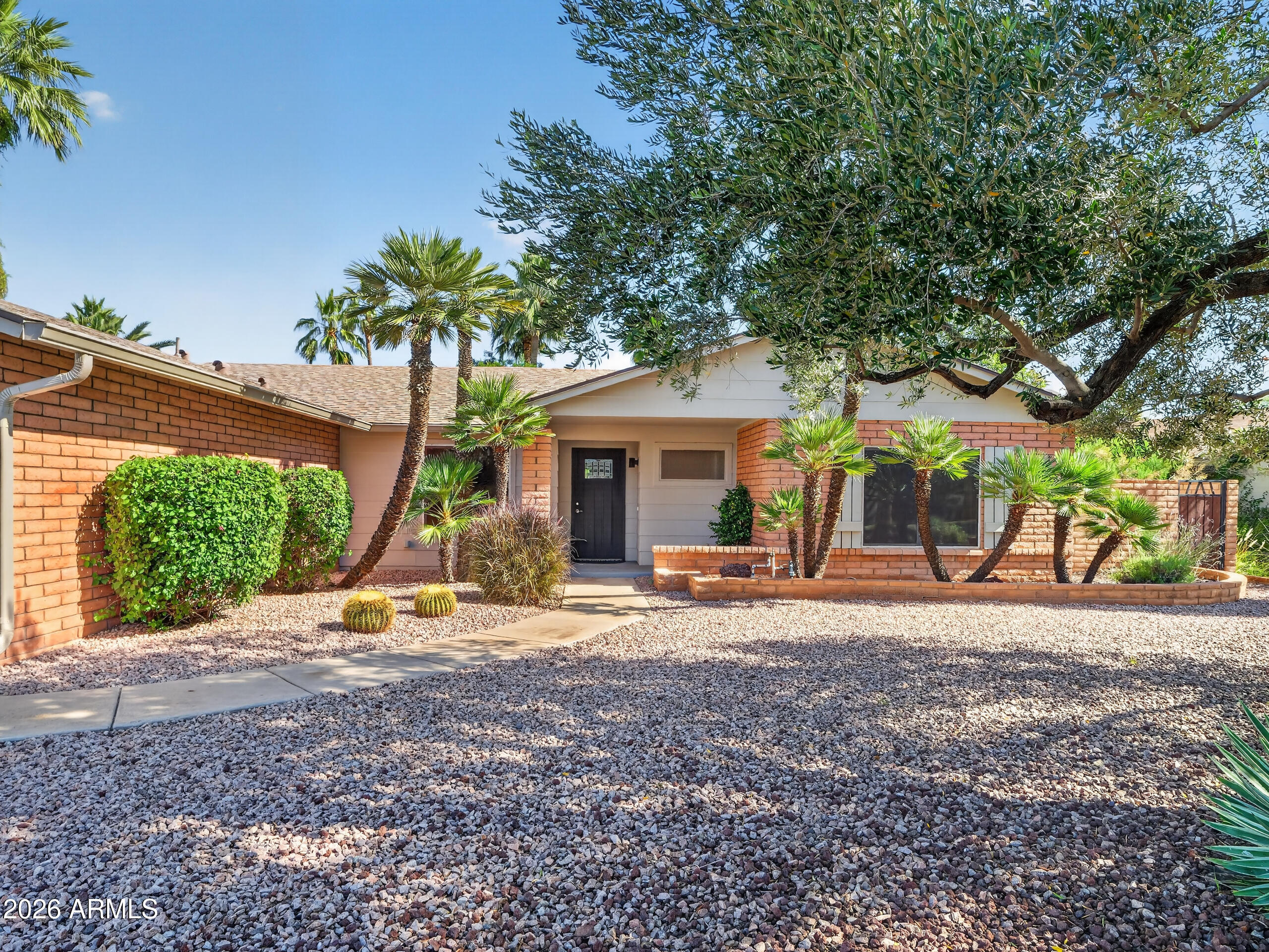 5012 E Winchcomb Drive