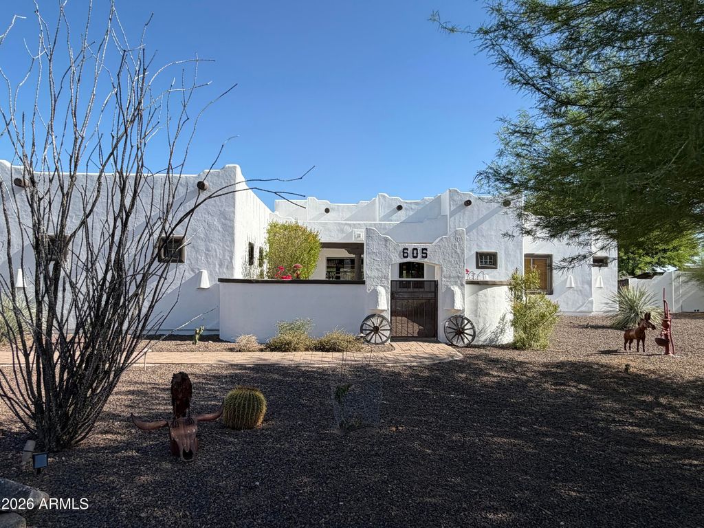 Photo of 605 W Ridgecrest Road, Phoenix, AZ 85086 (MLS # 7030392)
