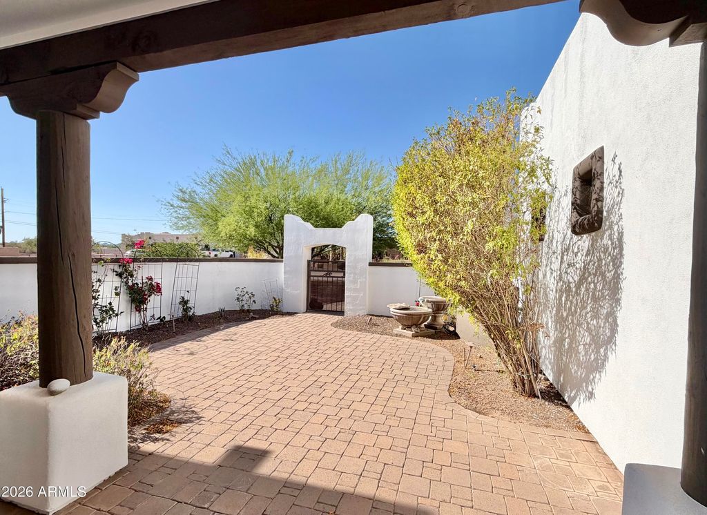 Photo of 605 W Ridgecrest Road, Phoenix, AZ 85086 (MLS # 7030392)