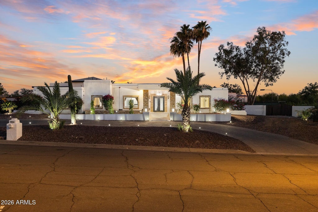 Photo of 8129 E Carol Way, Scottsdale, AZ 85260 (MLS # 7037540)