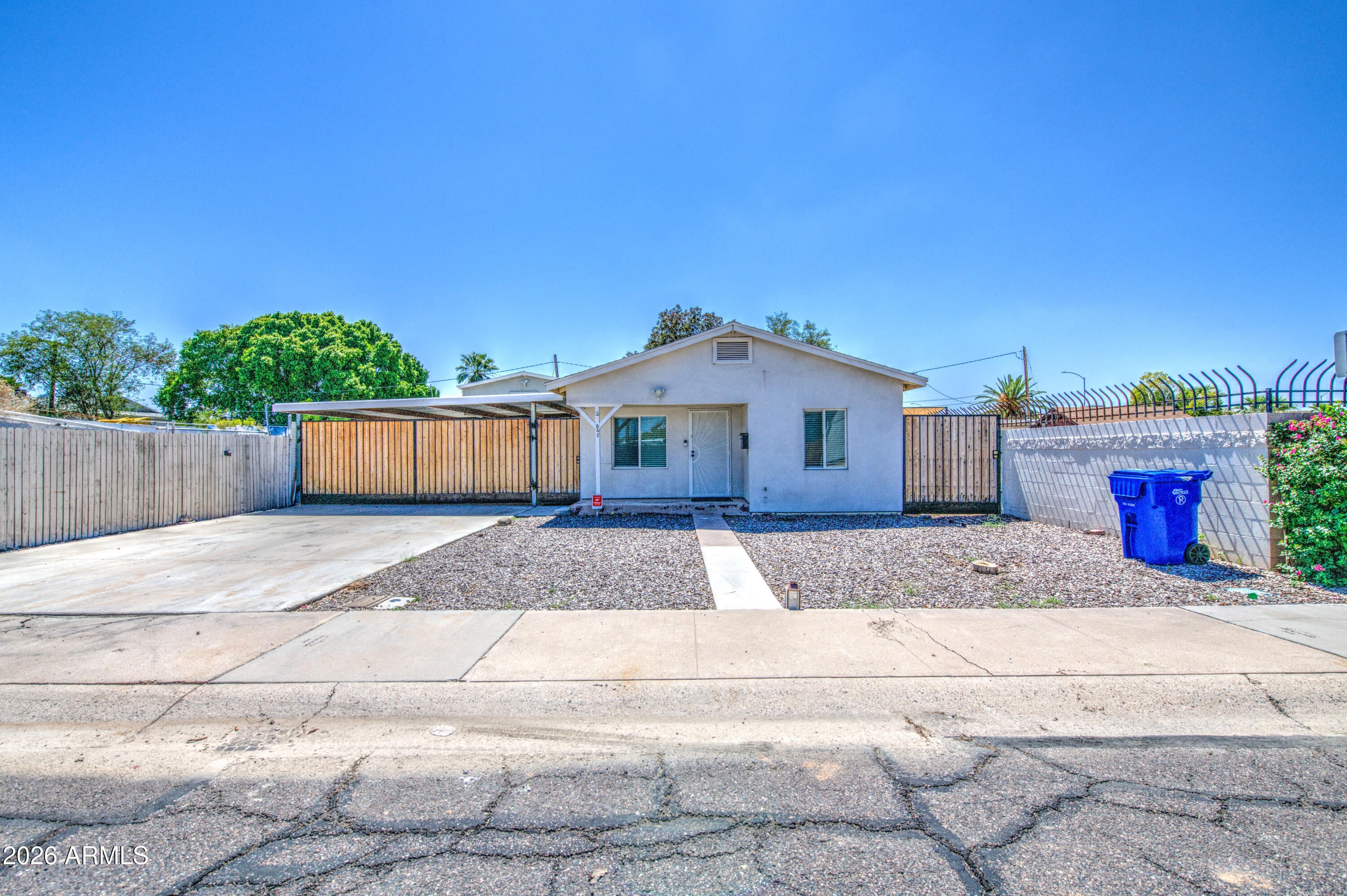 547 W MAHONEY Avenue