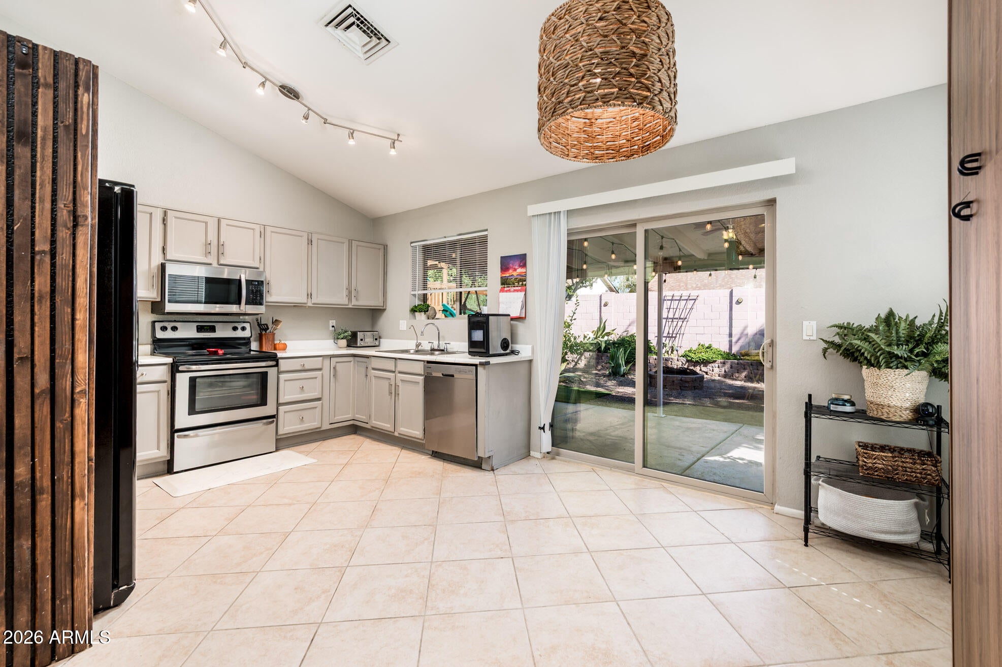 1111 N 64TH Street 48