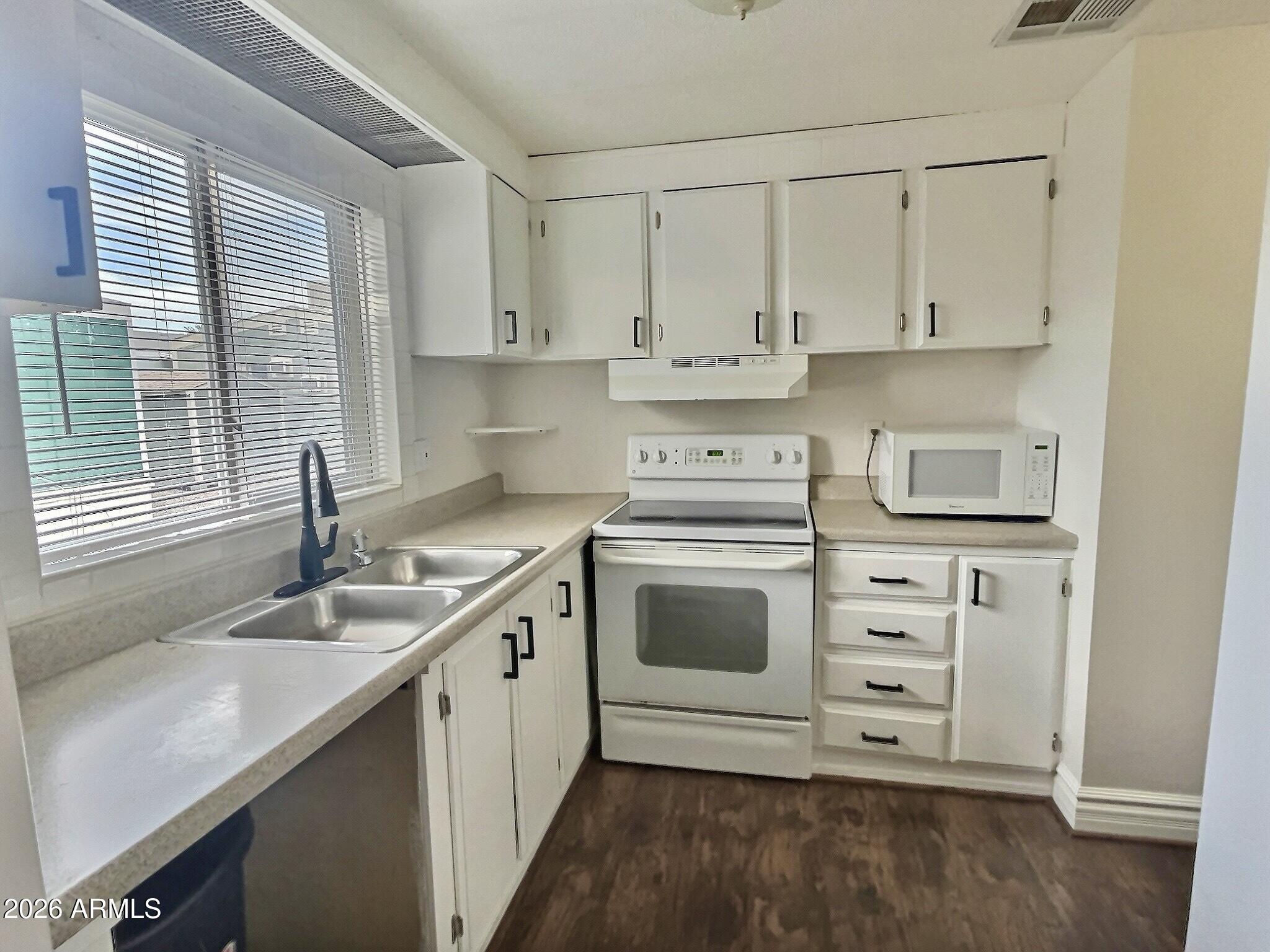 2140 E Michigan Avenue 27