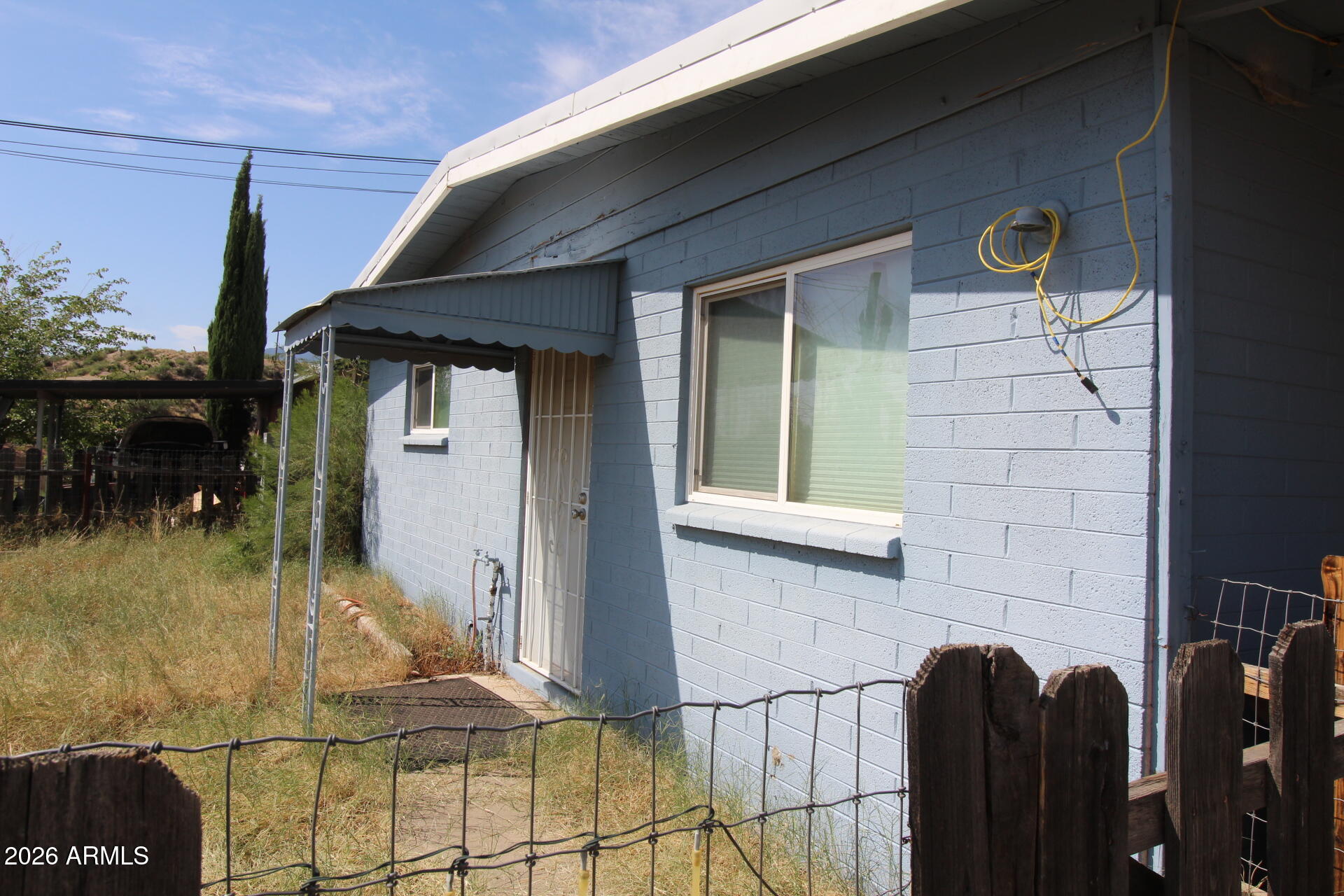 585 W BANKER Avenue