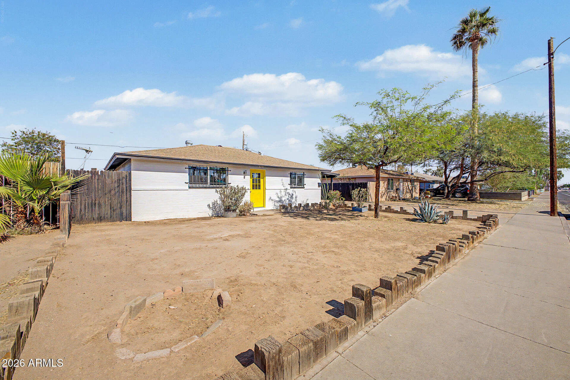 1351 N 39TH Avenue