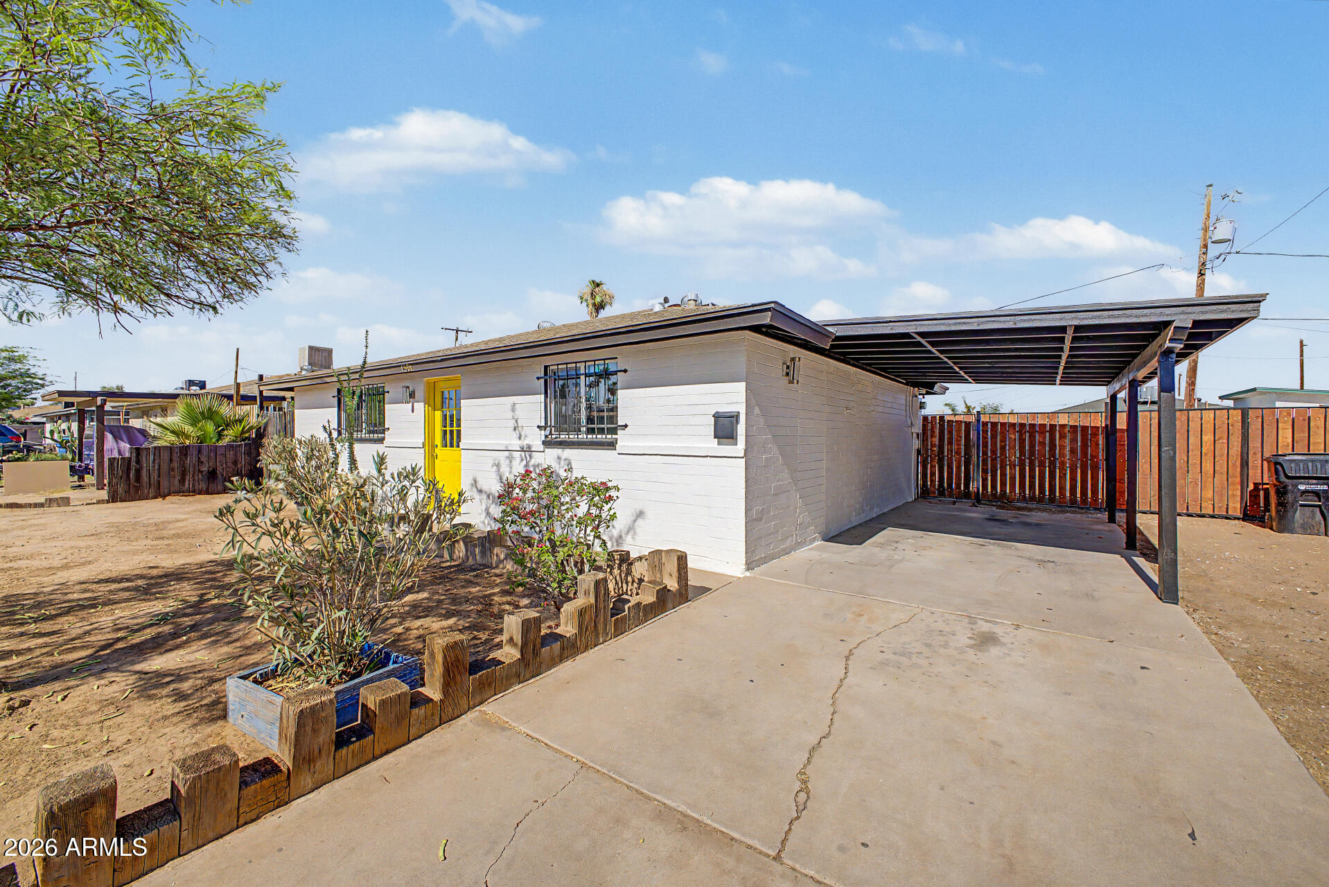 1351 N 39TH Avenue