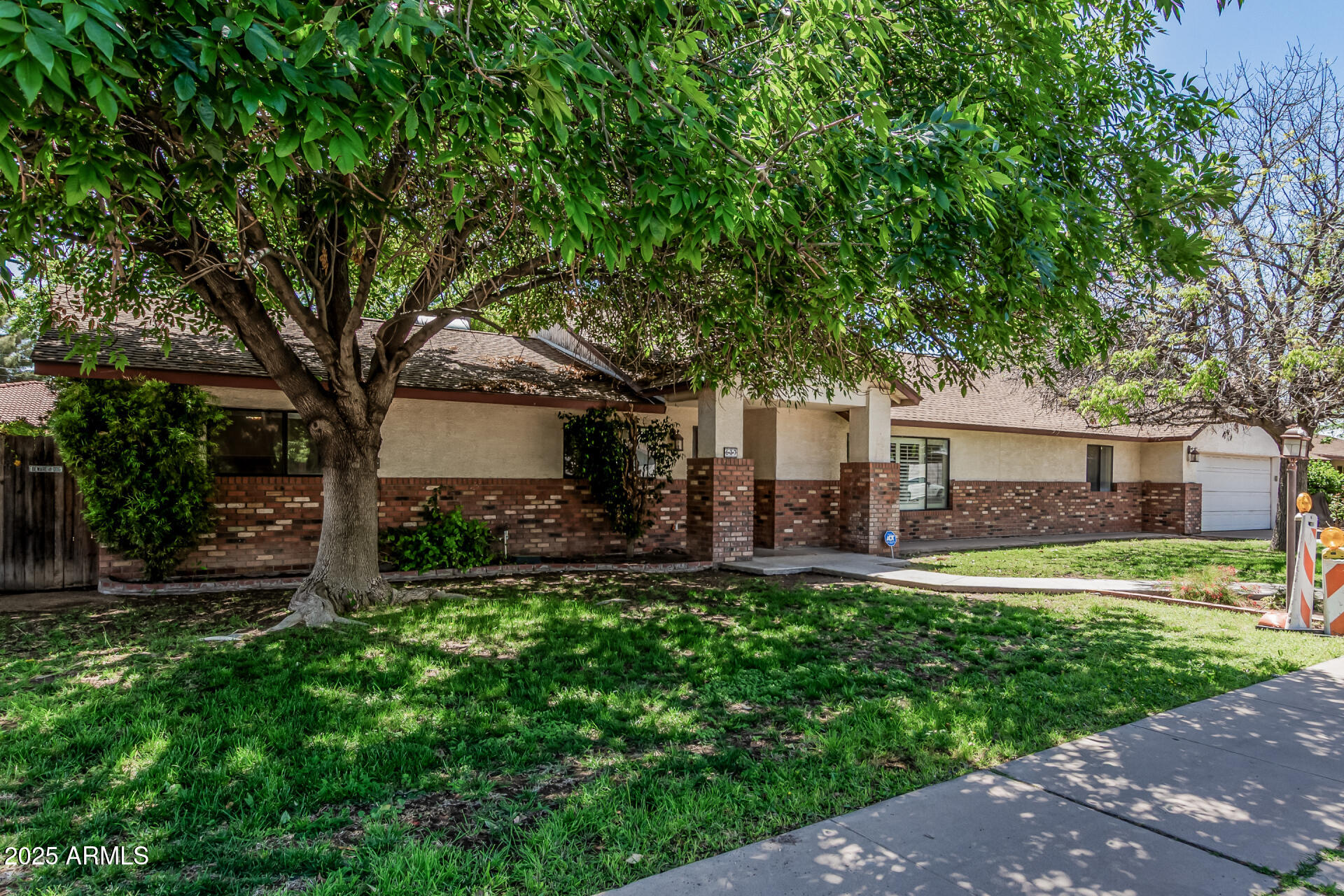 637 W 6TH Street