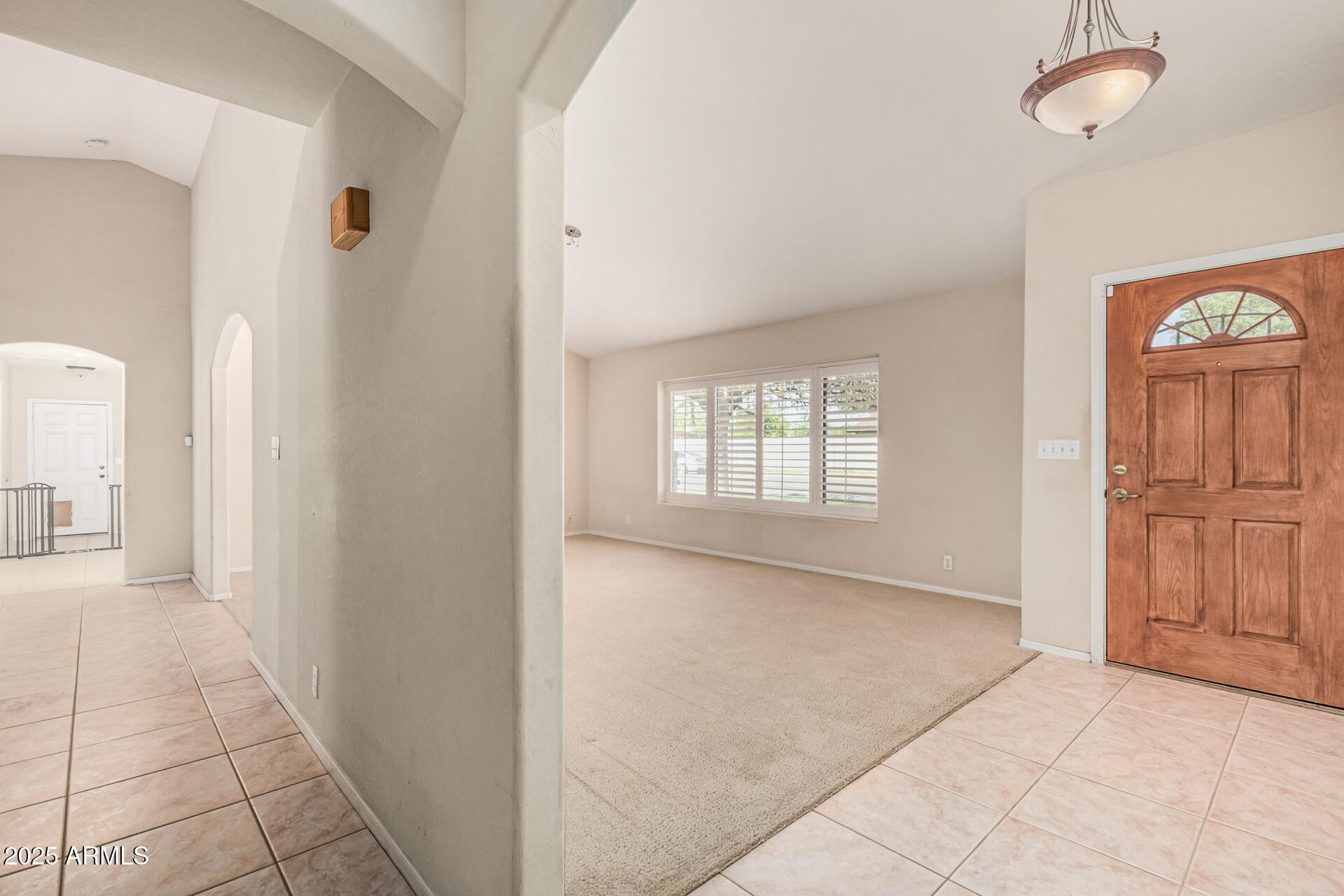 637 W 6TH Street