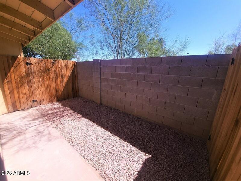 1445 S Kenneth Place Apt H
