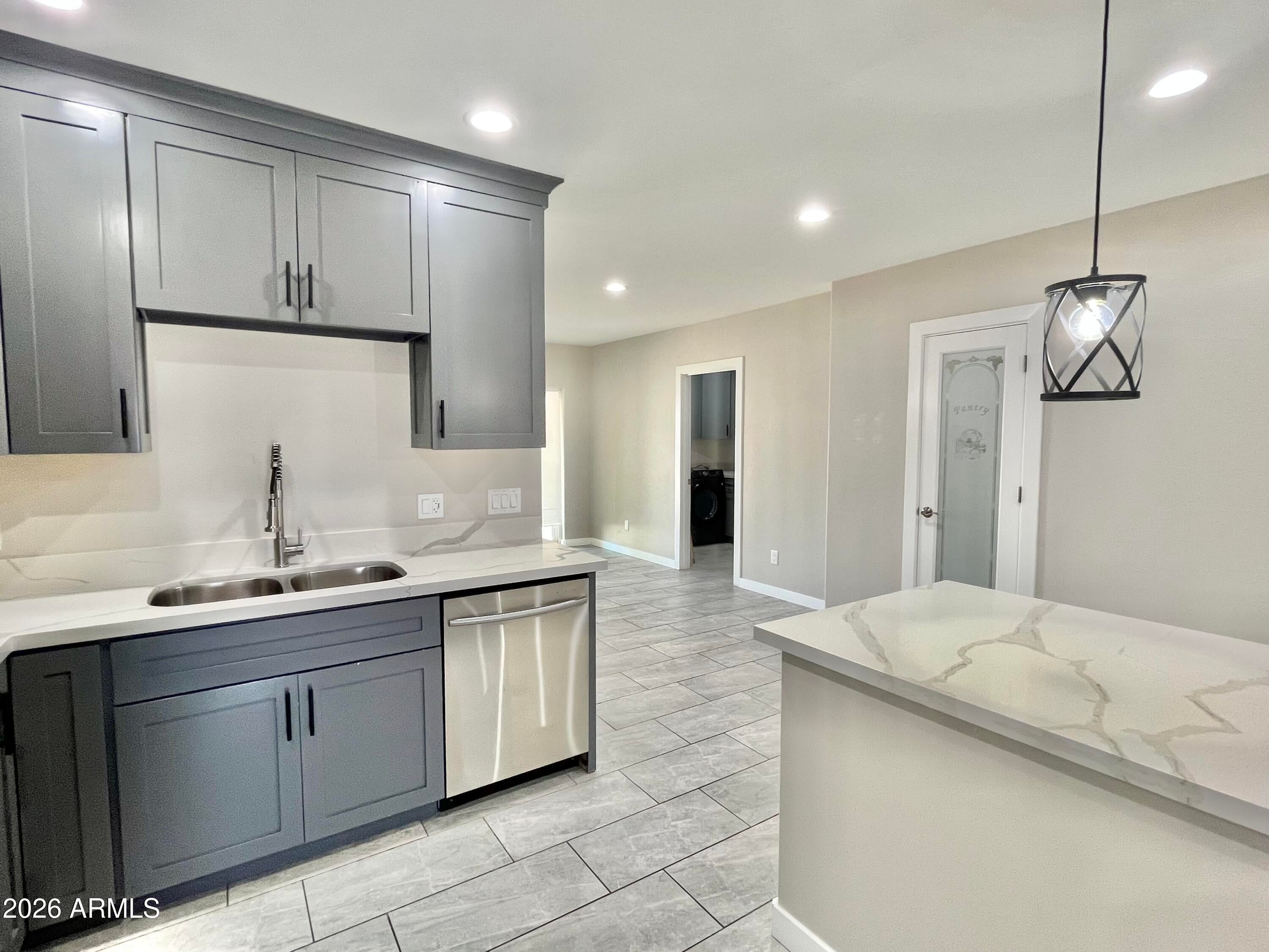 5211 N 8TH Place