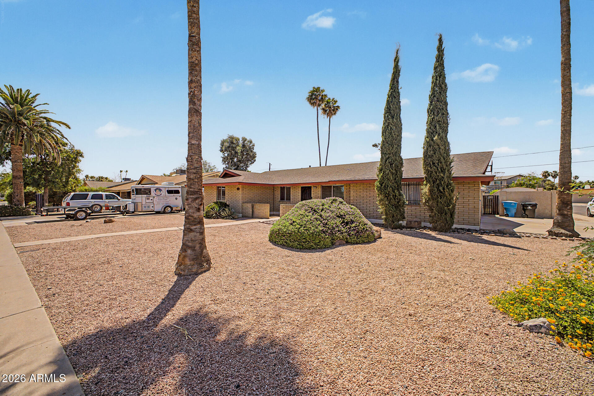 3827 E SHANGRI LA Road