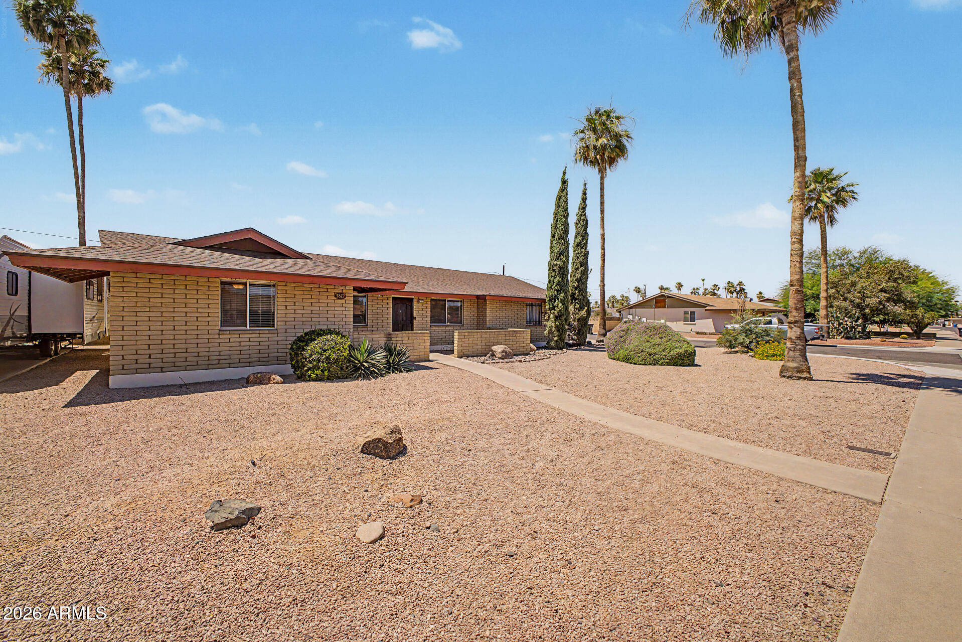 3827 E SHANGRI LA Road