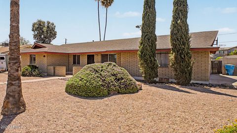 3827 E SHANGRI LA Road Phoenix AZ 85028