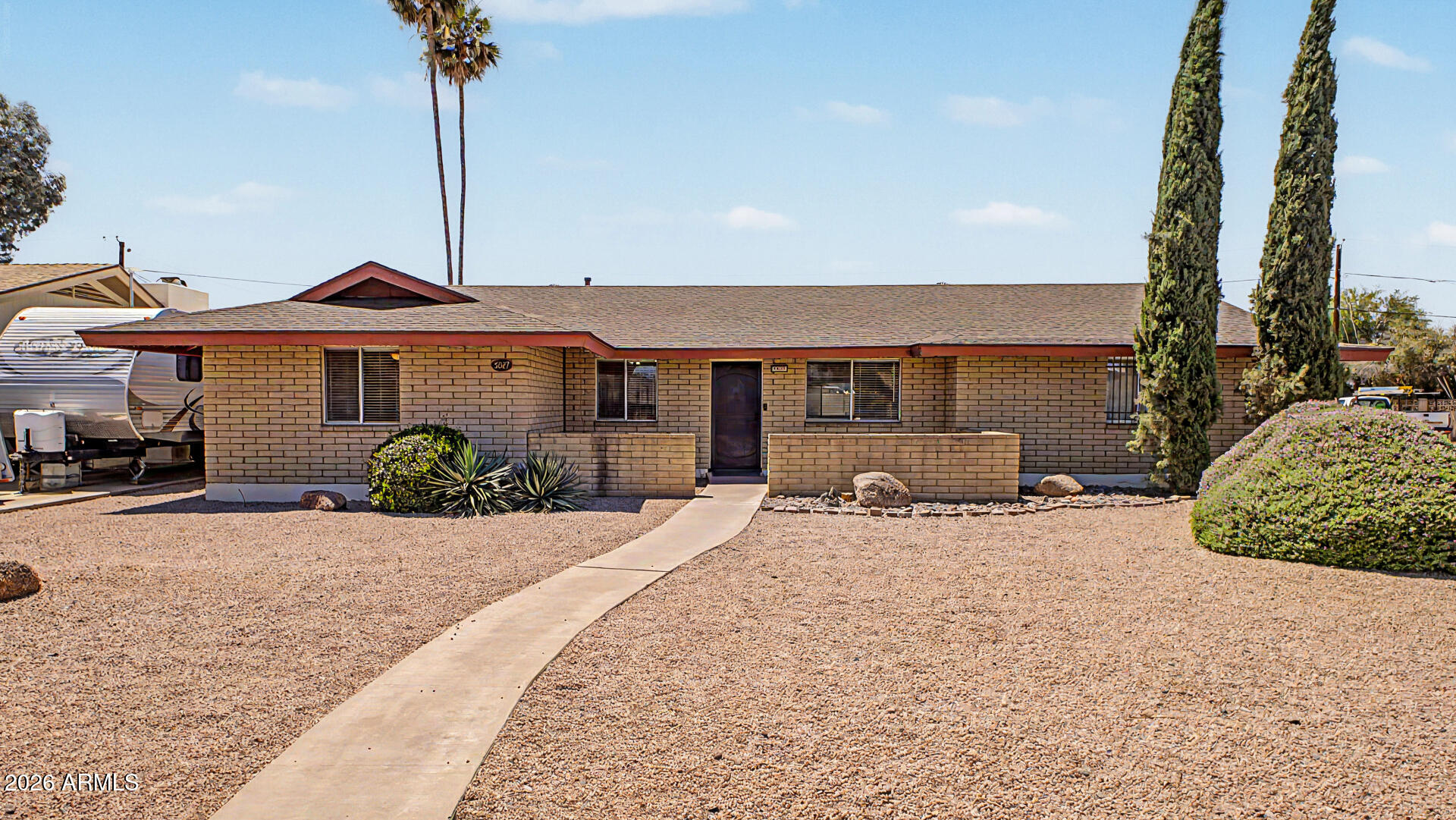 3827 E SHANGRI LA Road
