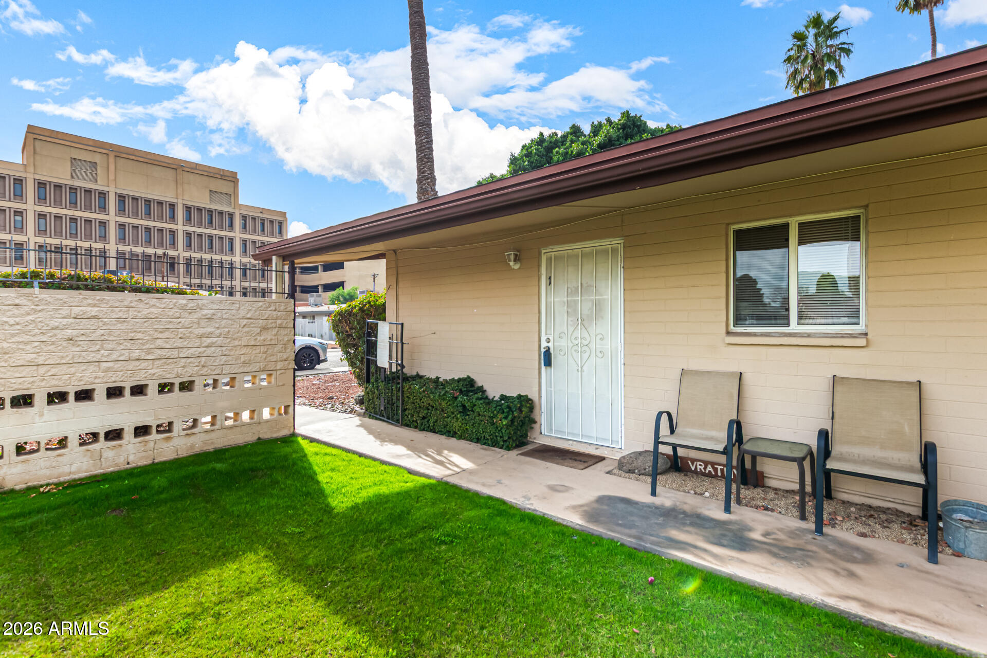 1908 W BERRIDGE Lane 1