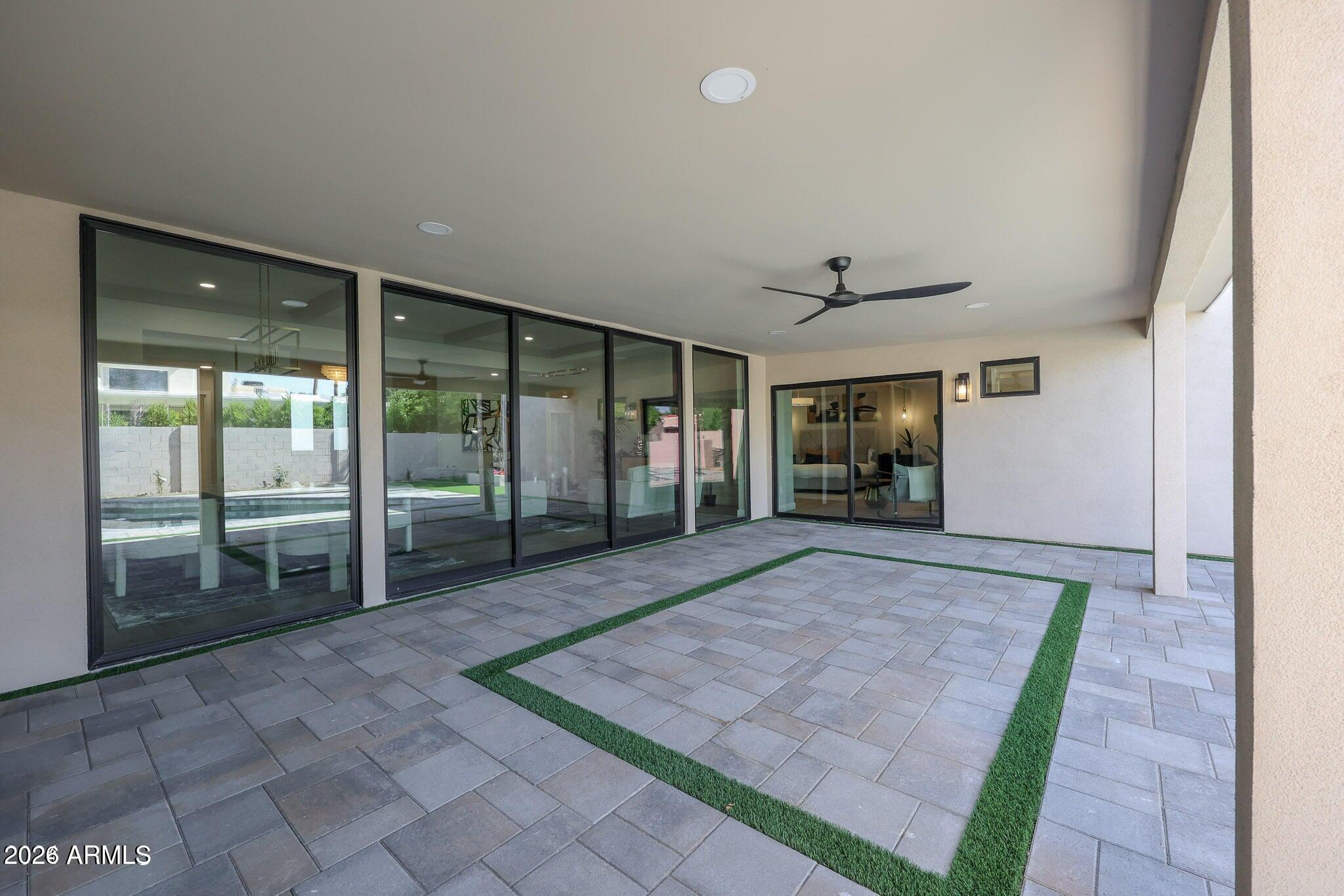 7318 E LAS PALMARITAS Drive