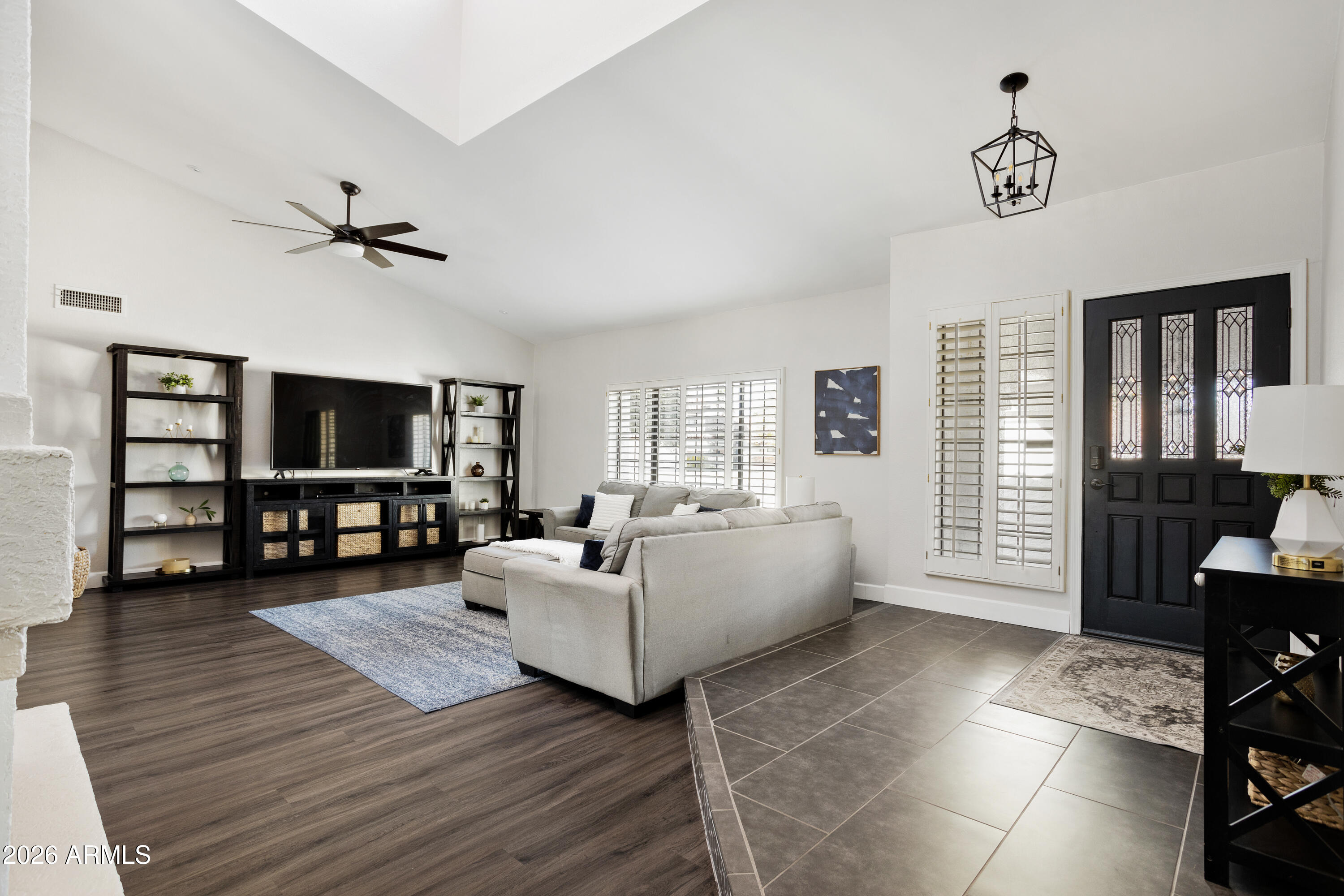 601 E SILVER CREEK Road