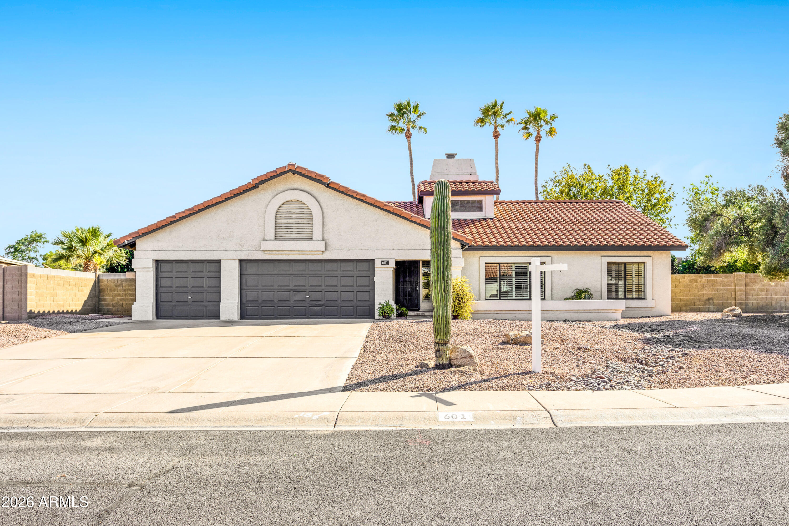 601 E SILVER CREEK Road