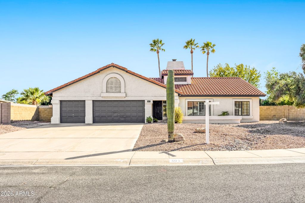 Photo of 601 E Silver Creek Road, Gilbert, AZ 85296 (MLS # 6995913)