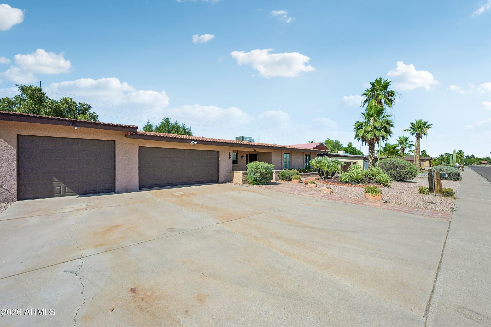 5040 E SHAW BUTTE Drive