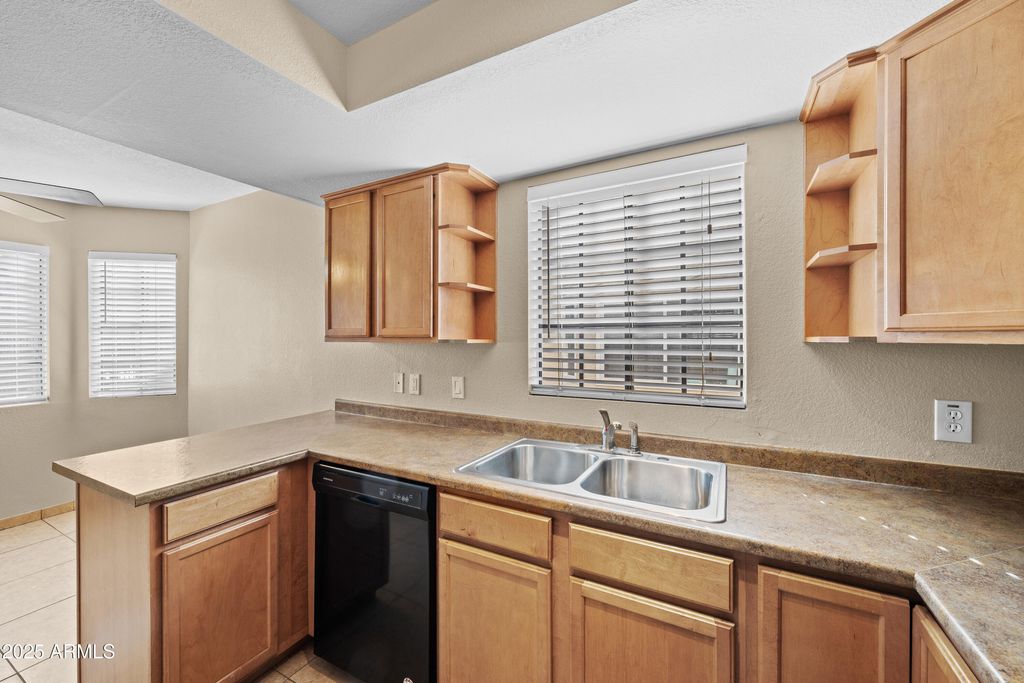 Photo of 925 S Longmore #124, Mesa, AZ 85202 (MLS # 6929477)