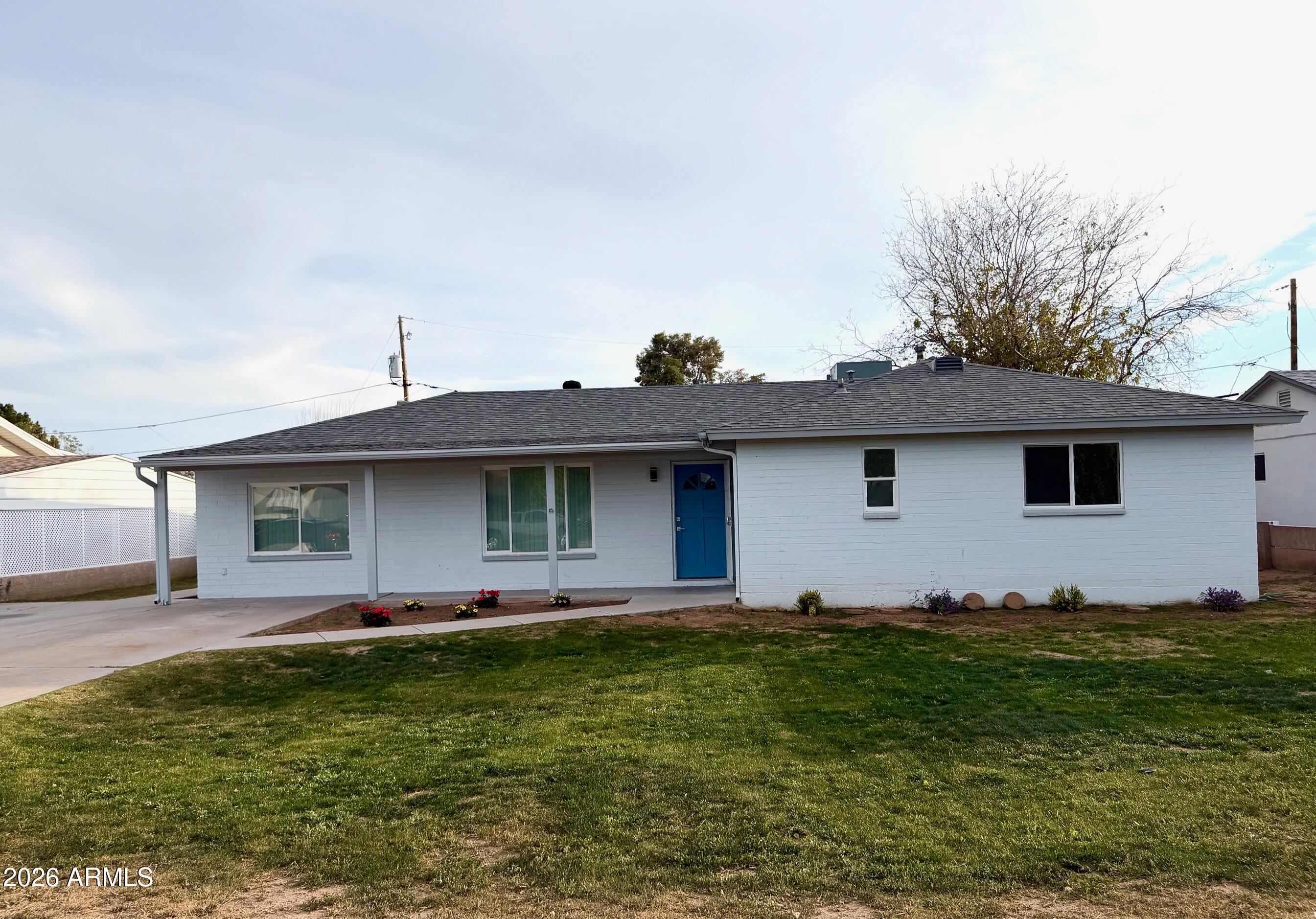 1819 W MORTEN Avenue