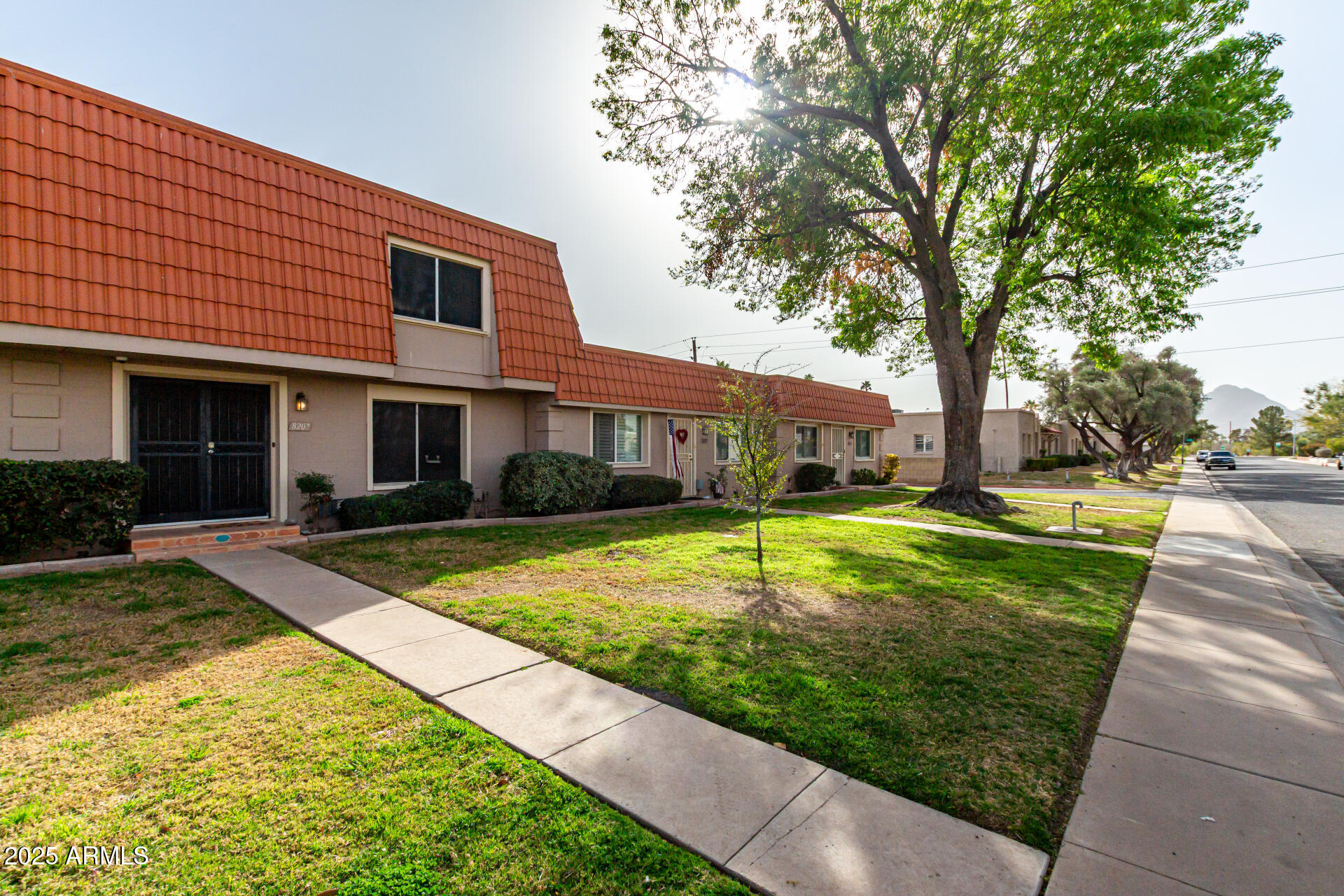 8207 E VISTA Drive