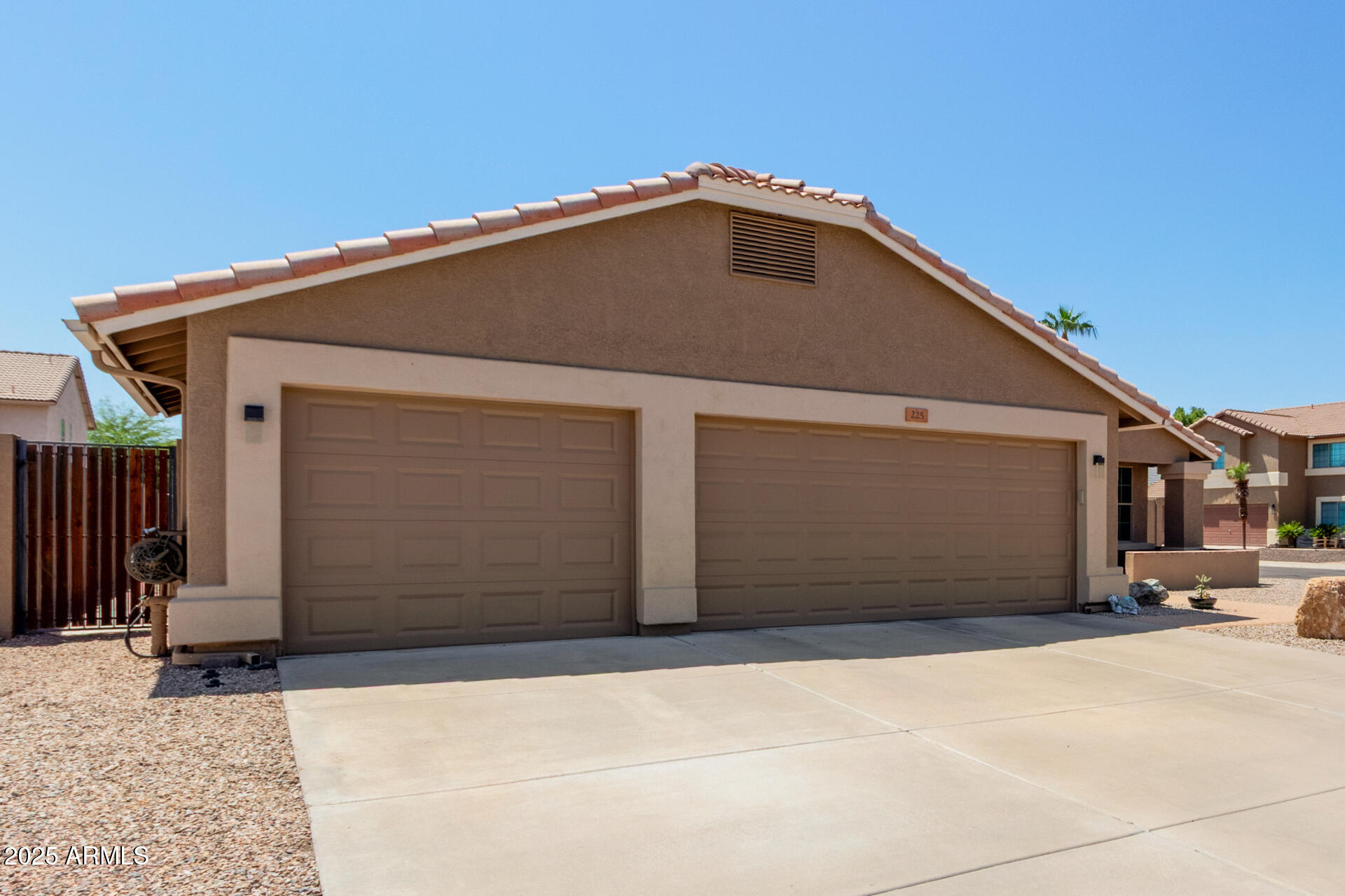 225 E SHEFFIELD Court