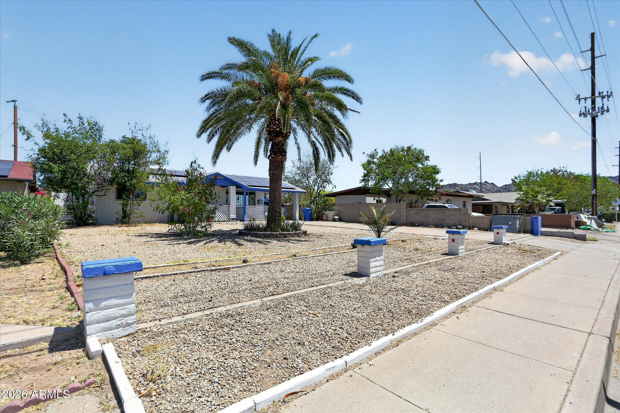 806 E MOUNTAIN VIEW Road