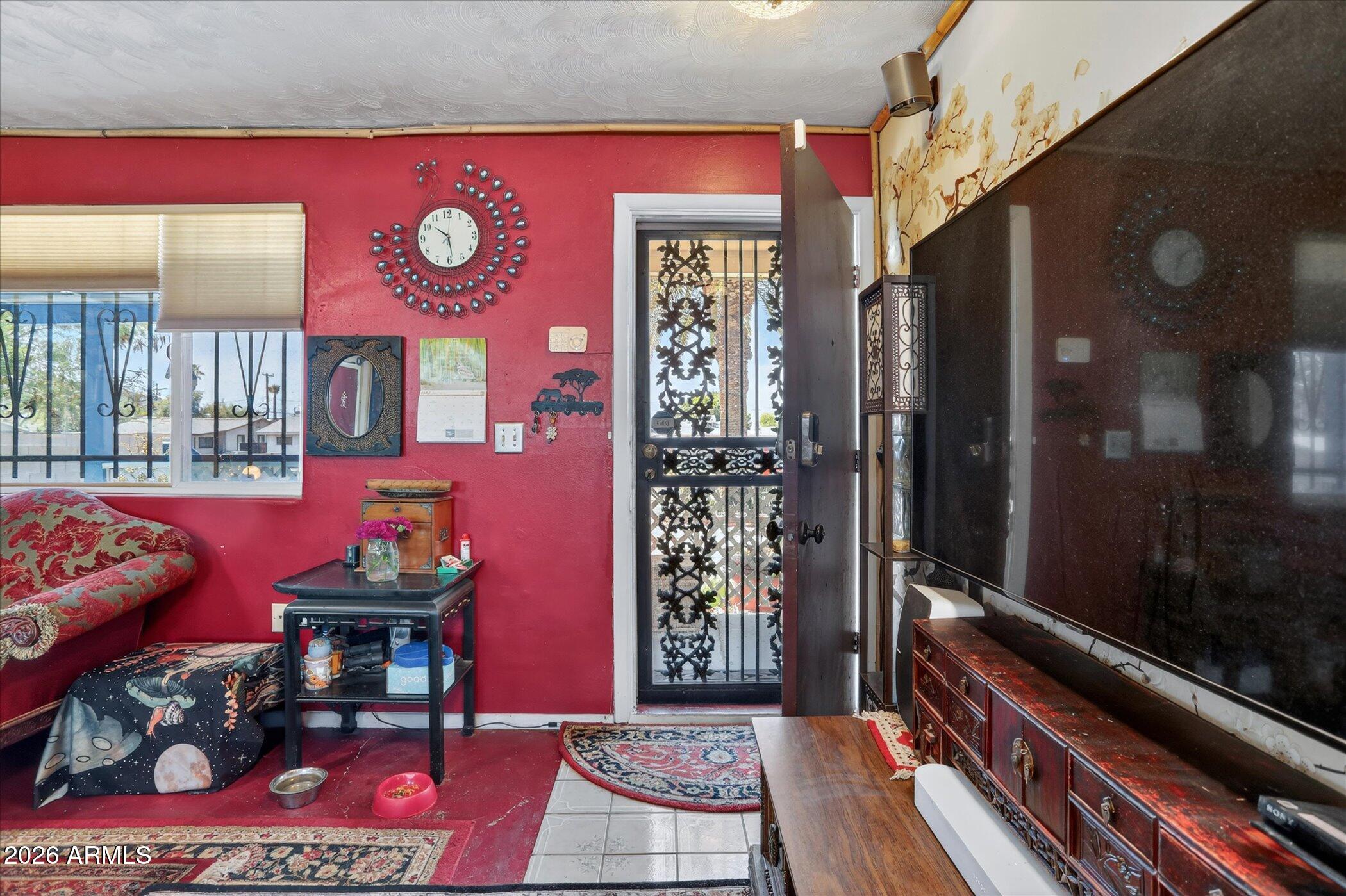 806 E MOUNTAIN VIEW Road