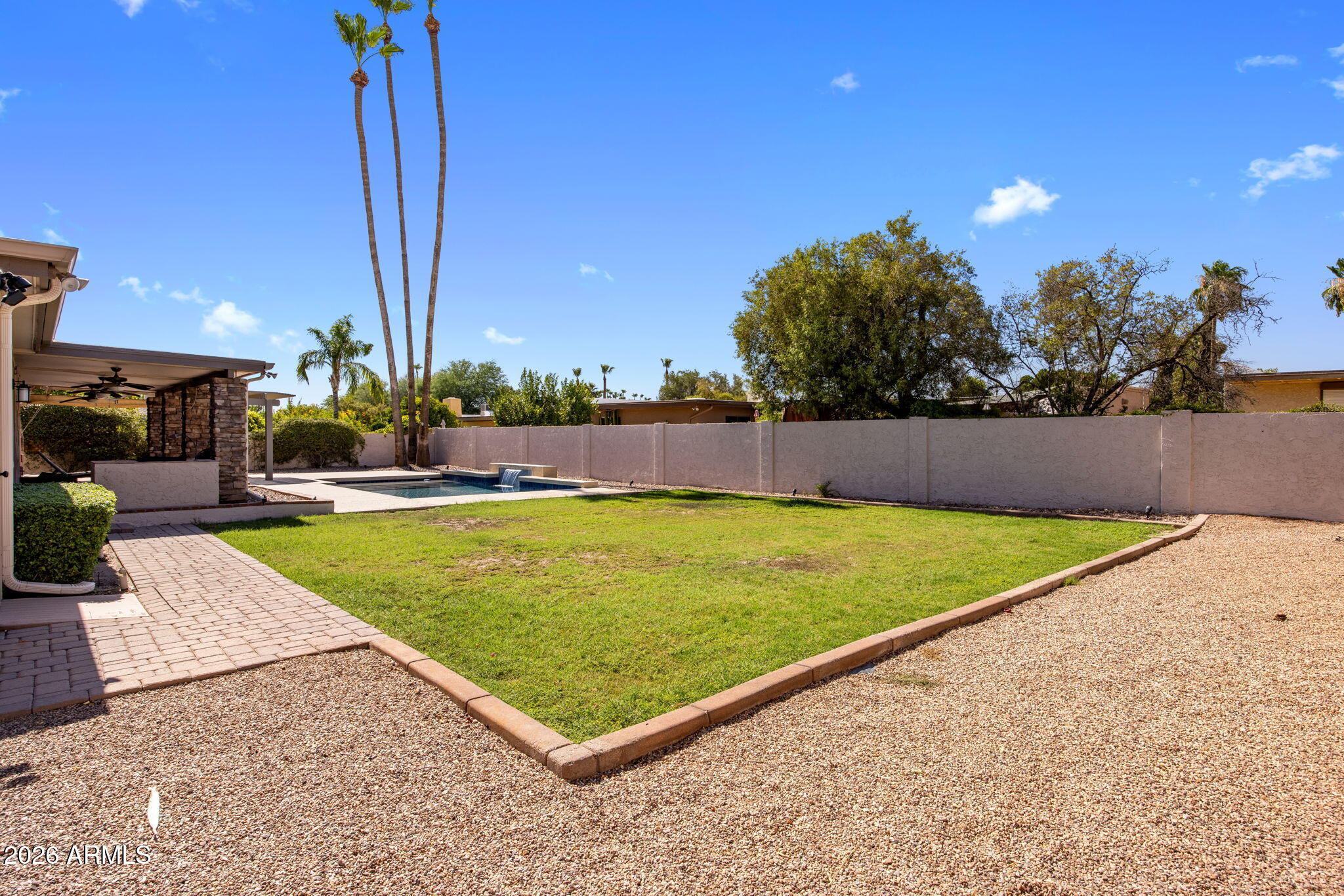 312 E BROOK HOLLOW Drive