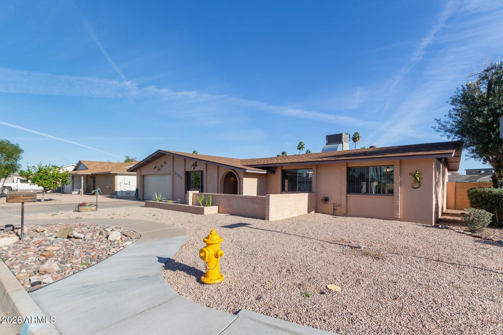 Photo of 2223 W Javelina Avenue, Mesa, AZ 85202 (MLS # 7090361)
