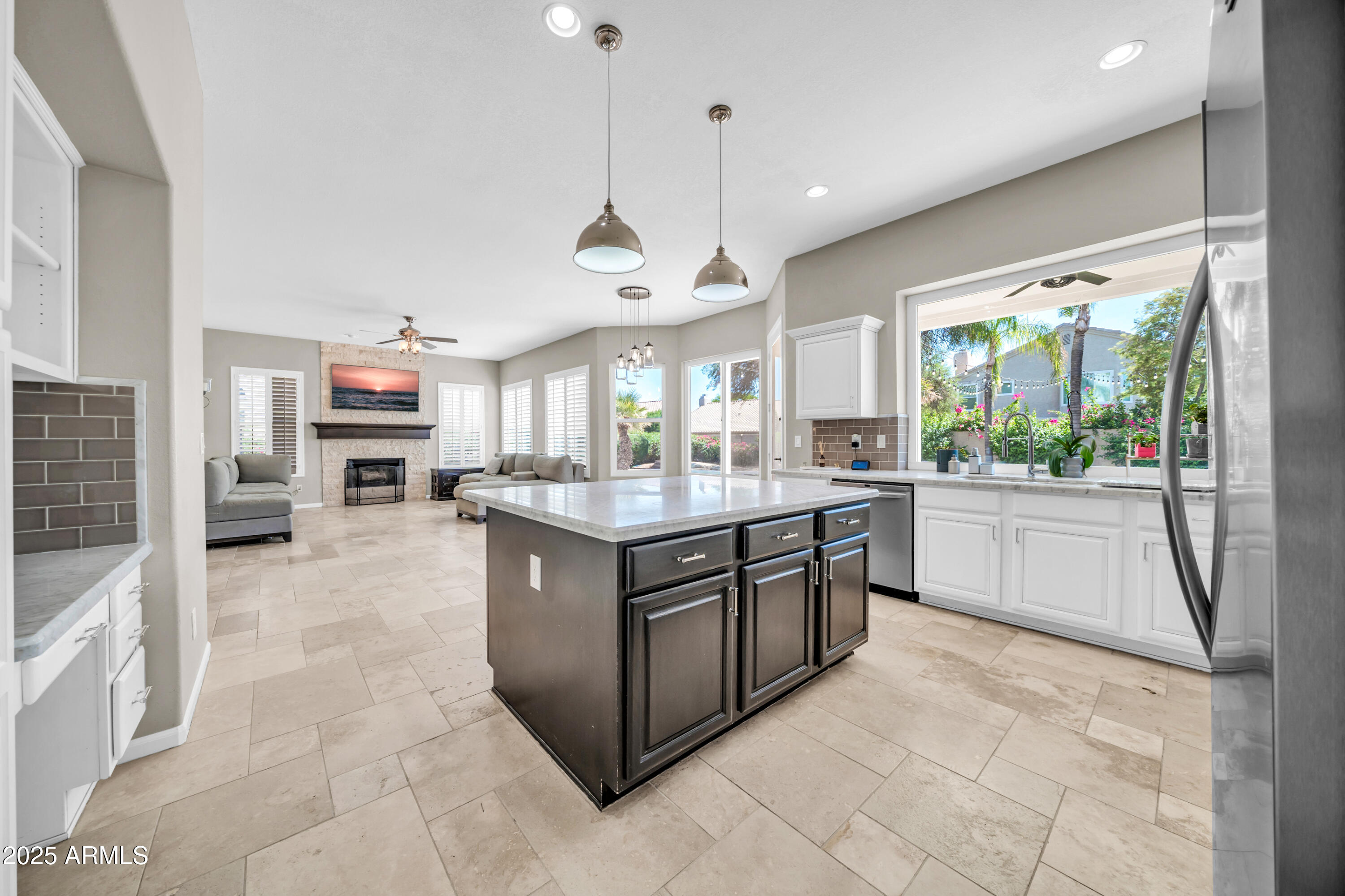 5417 E ANDERSON Drive