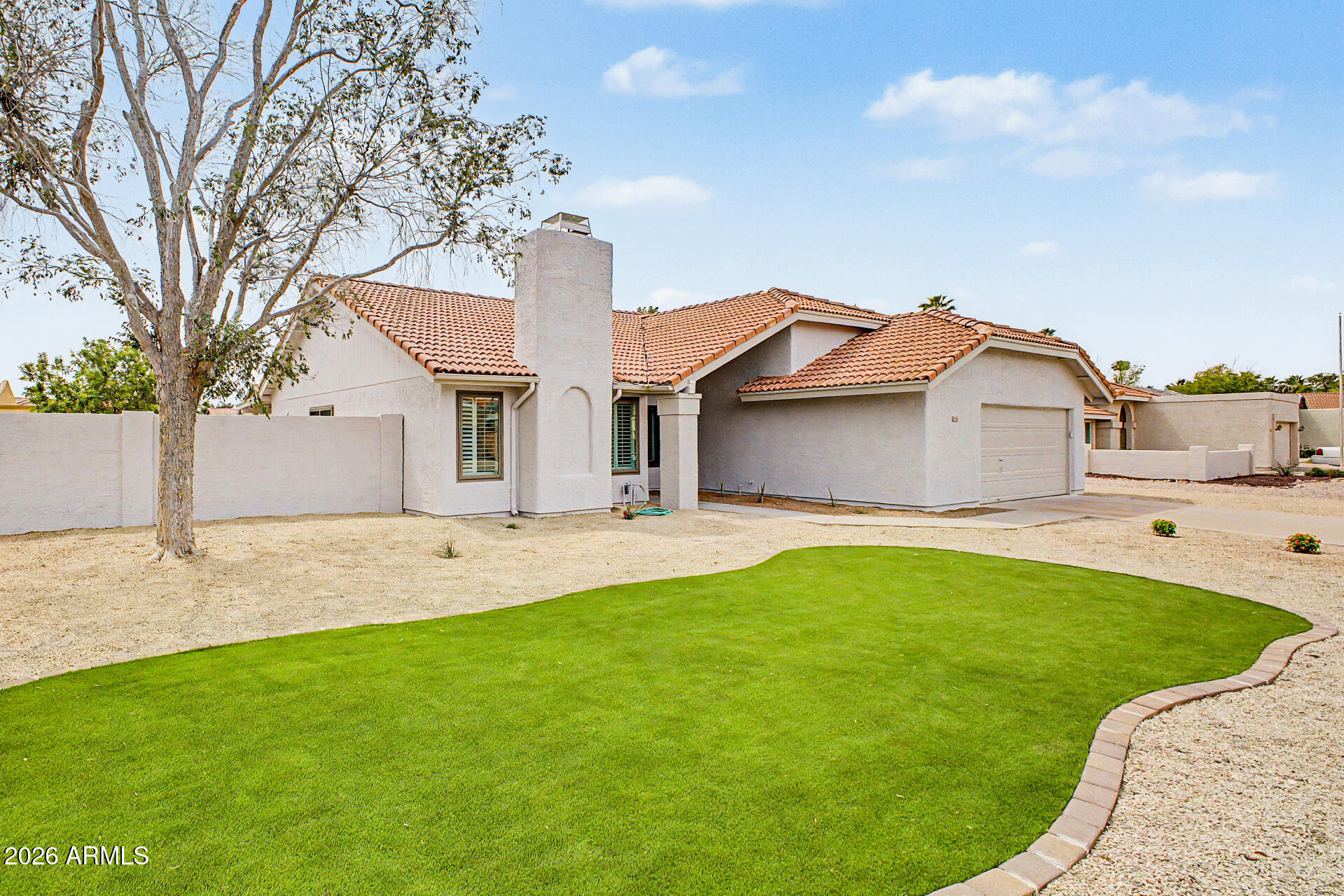 403 W CHILTON Street