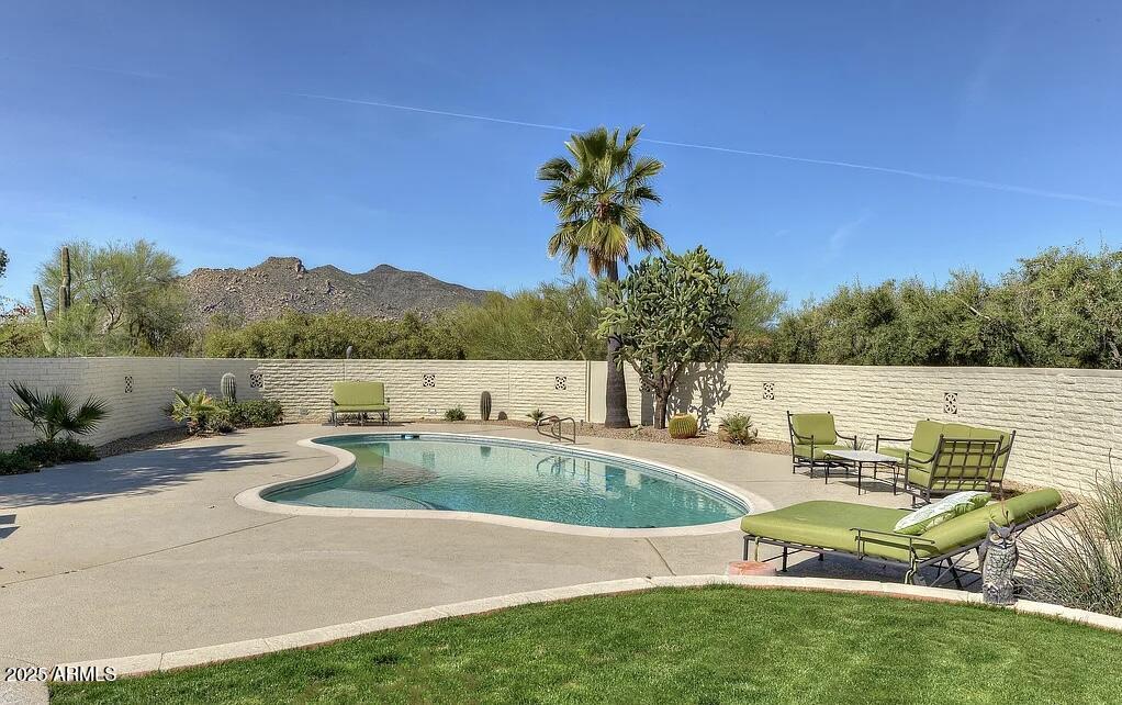 CAREFREE TOO - Residential