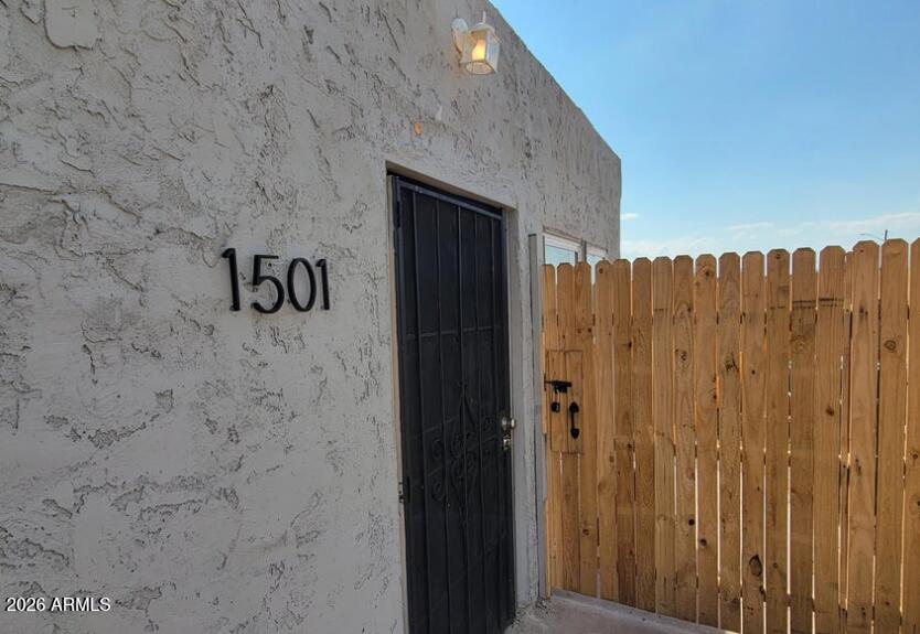 830 S 15TH Avenue
