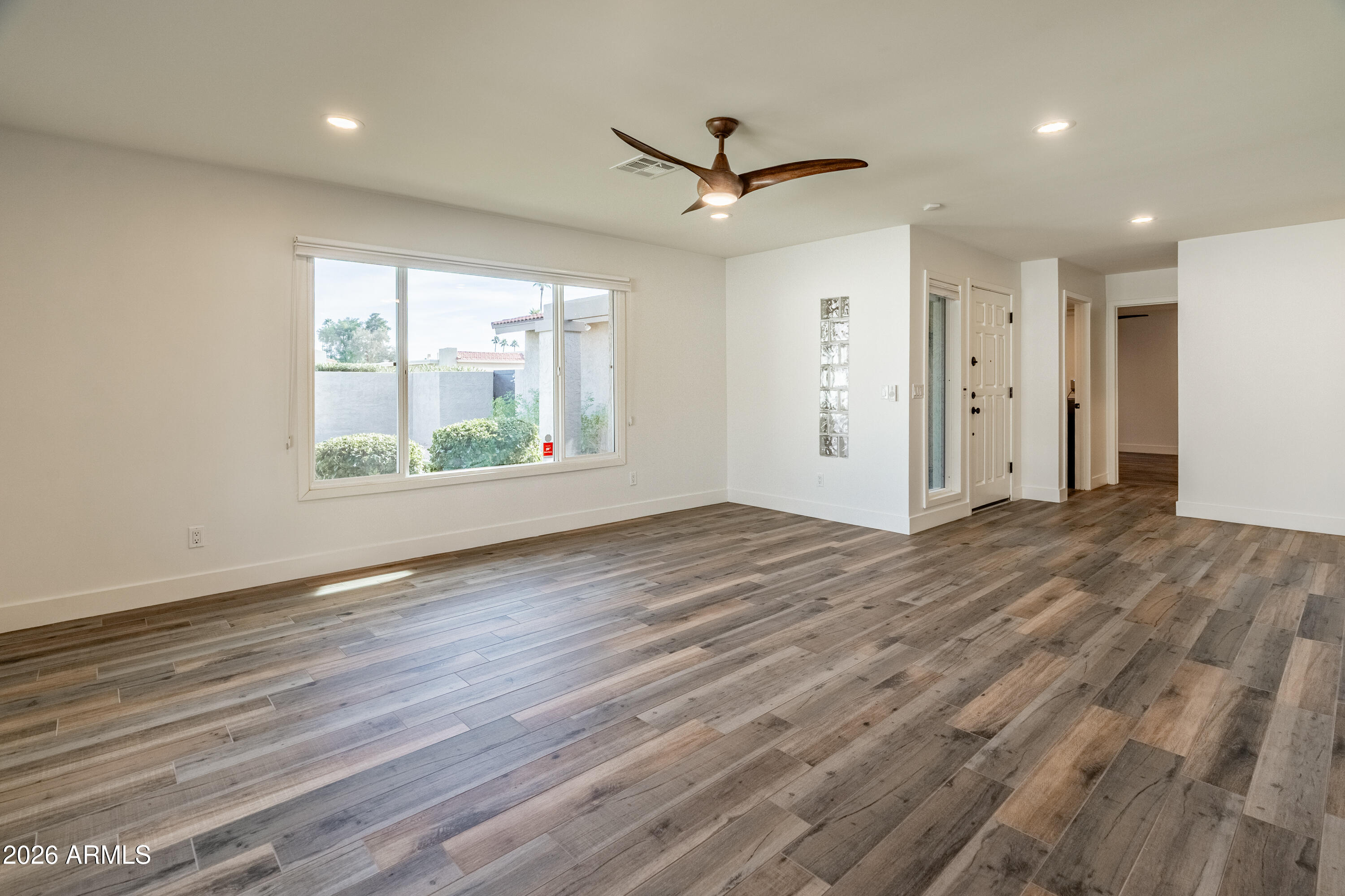 7124 N Via De Amigos --